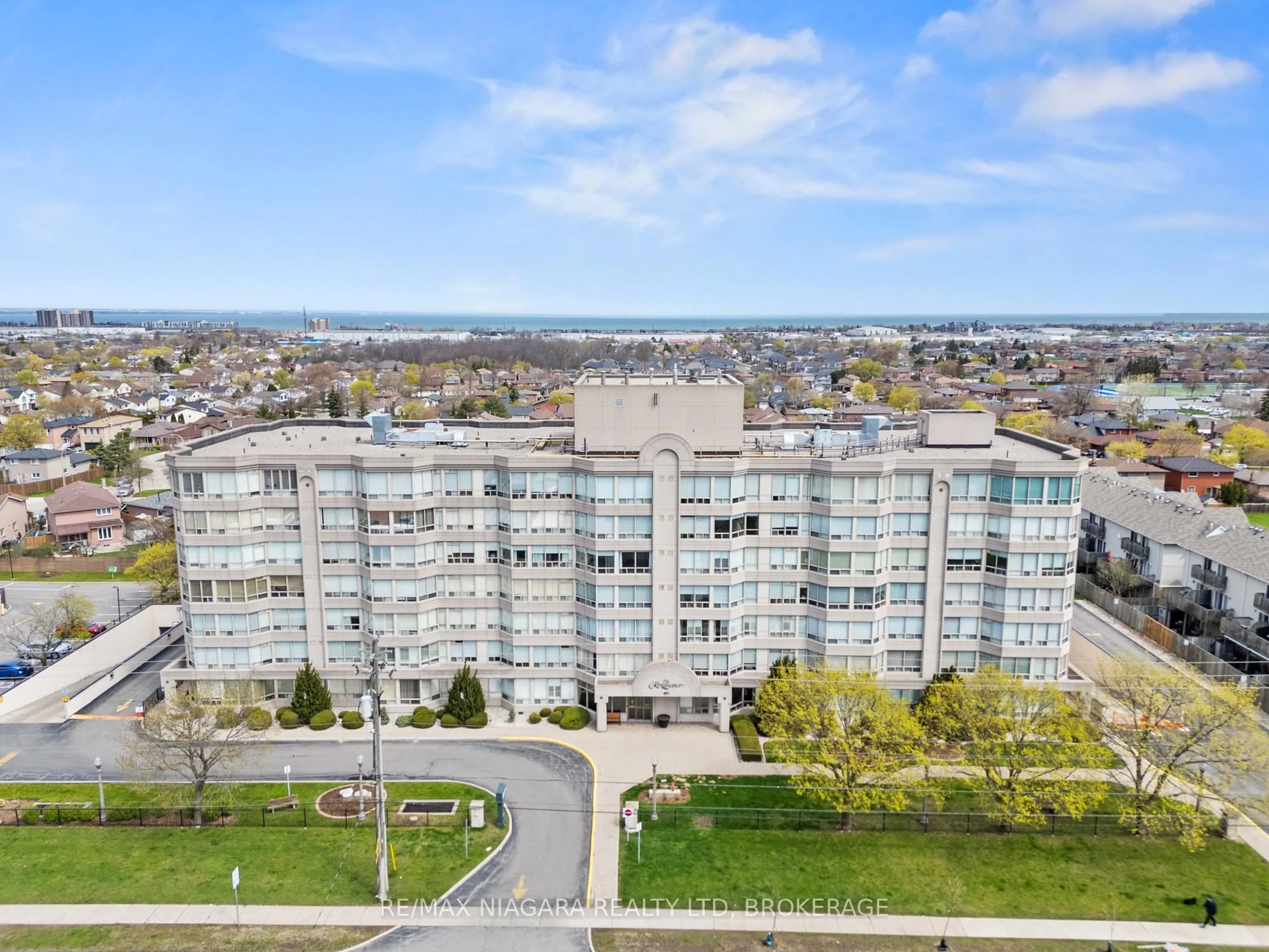 A pic from outside/outdoor area/front of a property/back of a property/a pic from drone, unknown for 495 8 Highway #703, Hamilton Ontario L8G 5E1