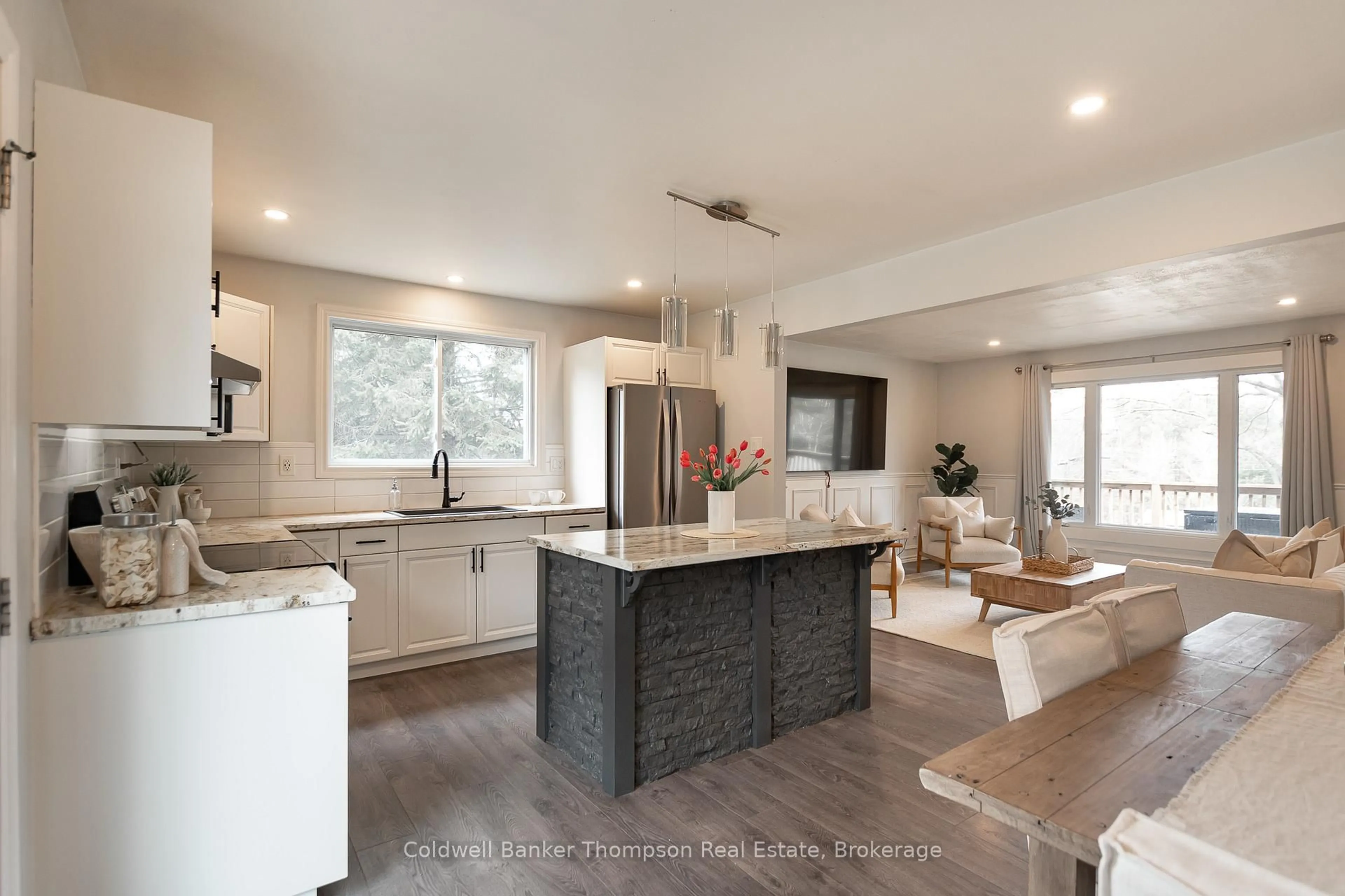 Open concept kitchen, ceramic/tile floor for 17 Gullins Rd, Huntsville Ontario P1H 1M6