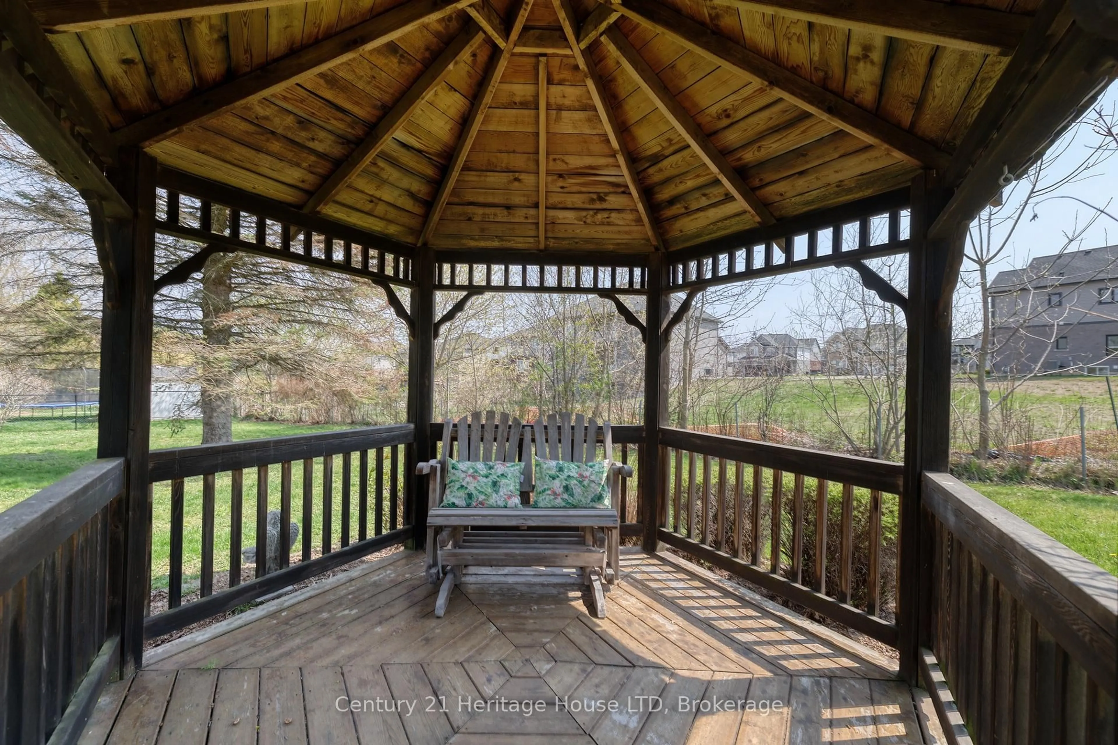 Patio, forest/trees view for 3651 Connection Dr, Fort Erie Ontario L0S 1N0