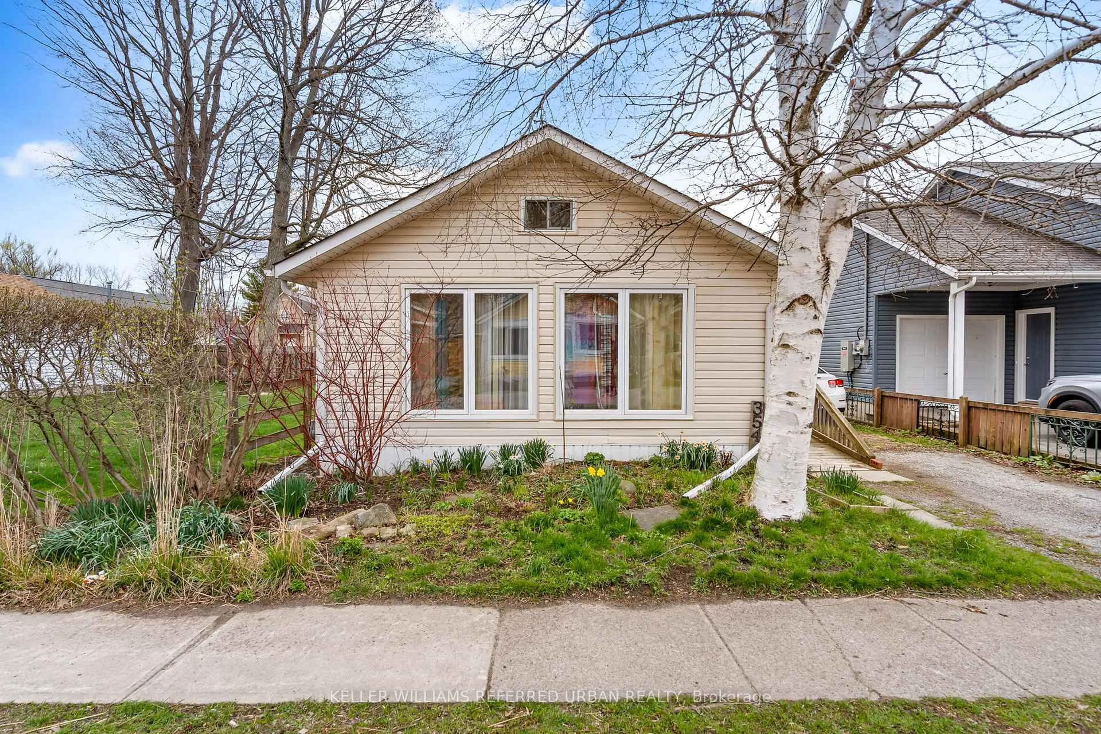 Home with brick exterior material, street for 354 Elmwood Ave, Fort Erie Ontario L0S 1B0