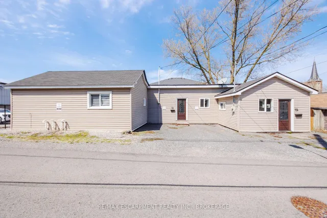 13 Chestnut Lane, St. Catharines 2