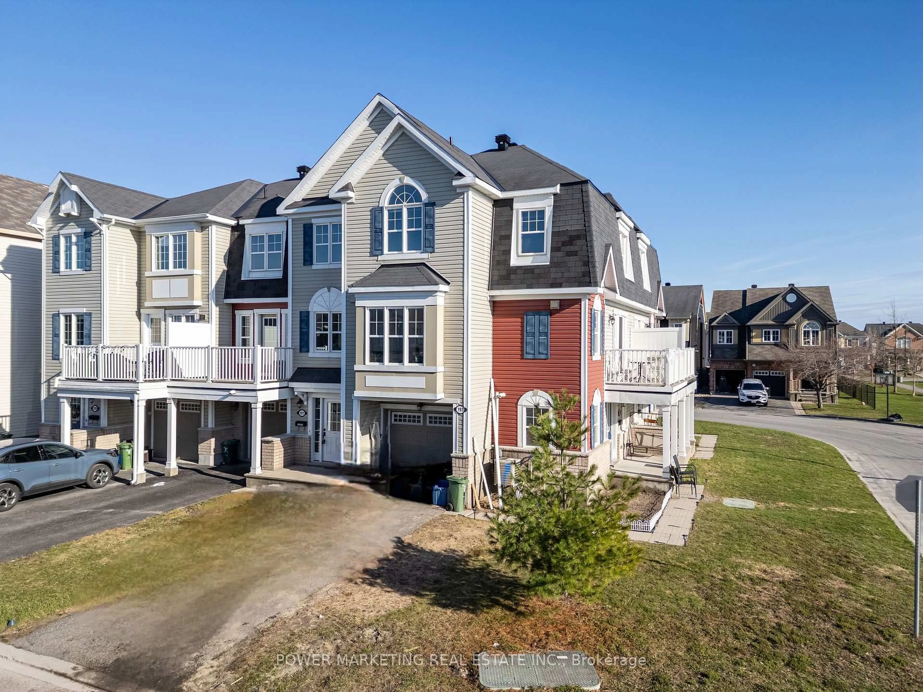 A pic from outside/outdoor area/front of a property/back of a property/a pic from drone, street for 193 SOLEIL Ave, Ottawa Ontario K4A 0V9