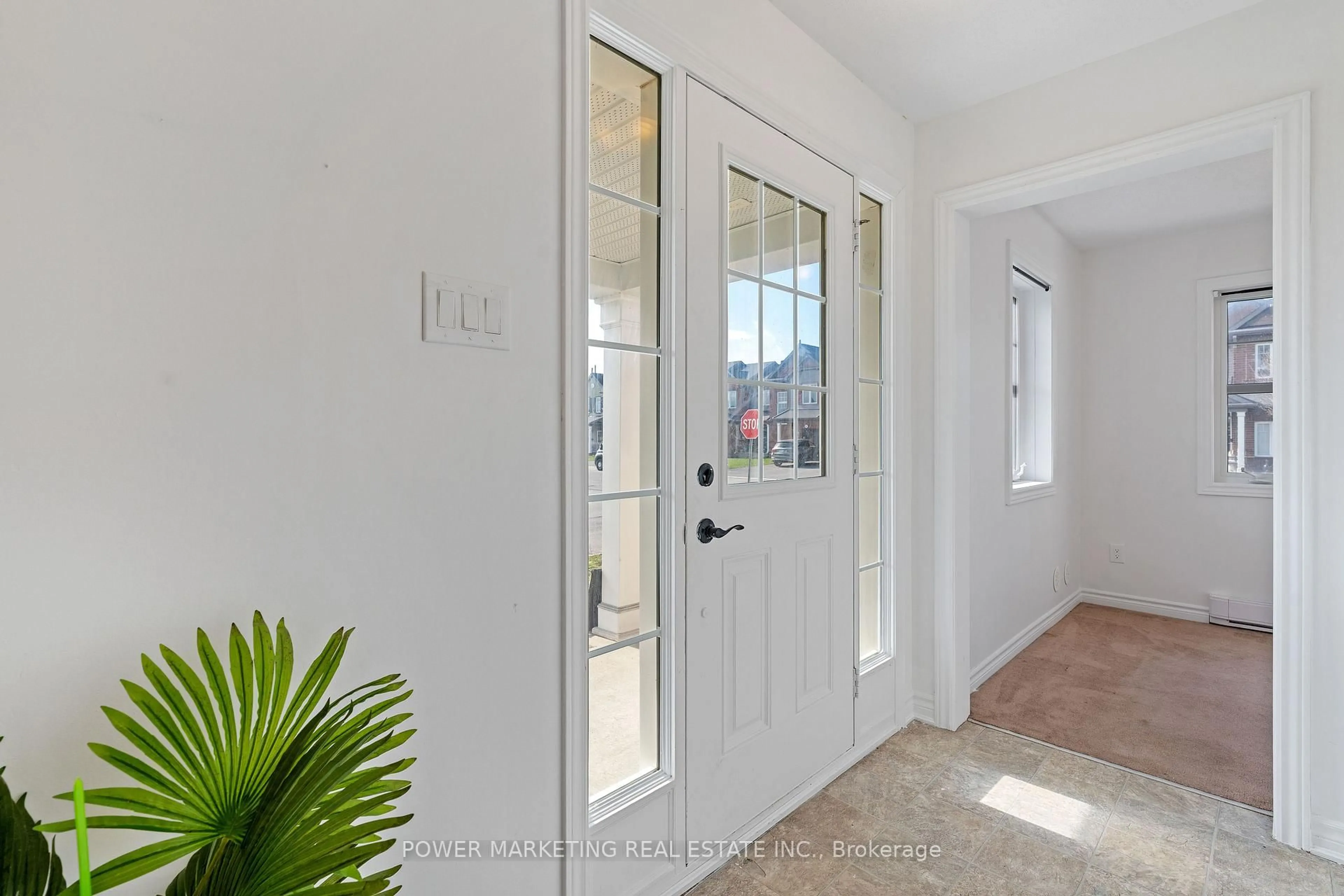 Indoor entryway for 193 SOLEIL Ave, Ottawa Ontario K4A 0V9