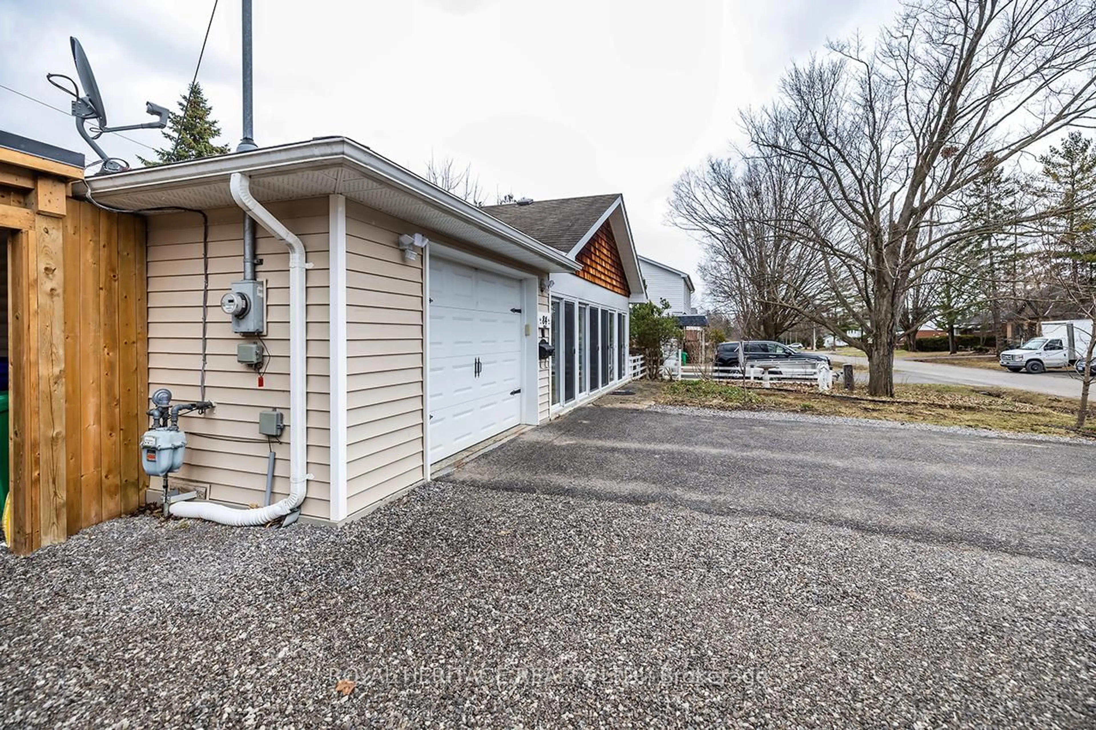 Unknown for 84 Nevin Ave, Peterborough Ontario K9J 6E8