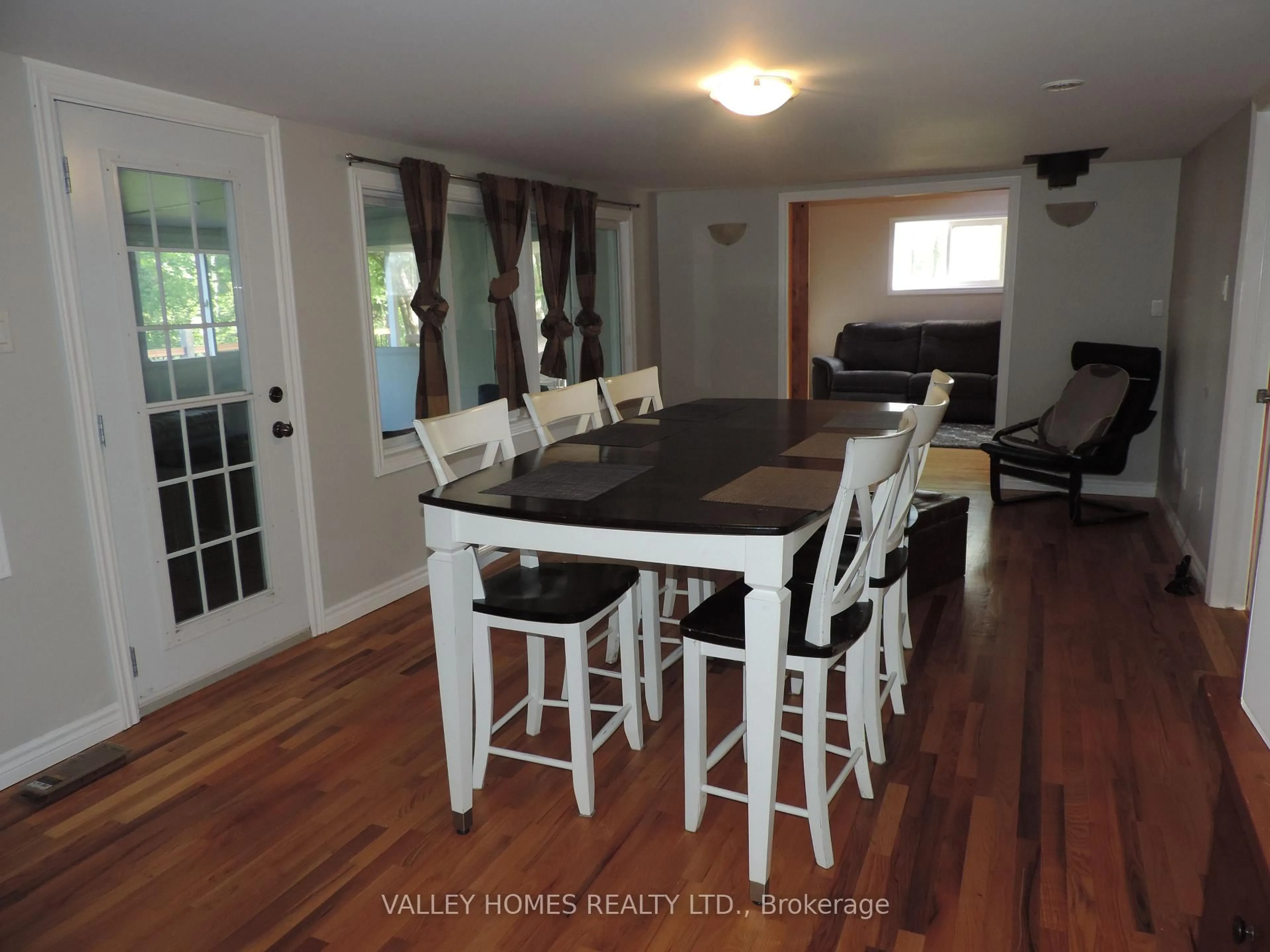 Dining room, wood/laminate floor for 2862 NINTH Line, Carleton Place Ontario K7C 3P2