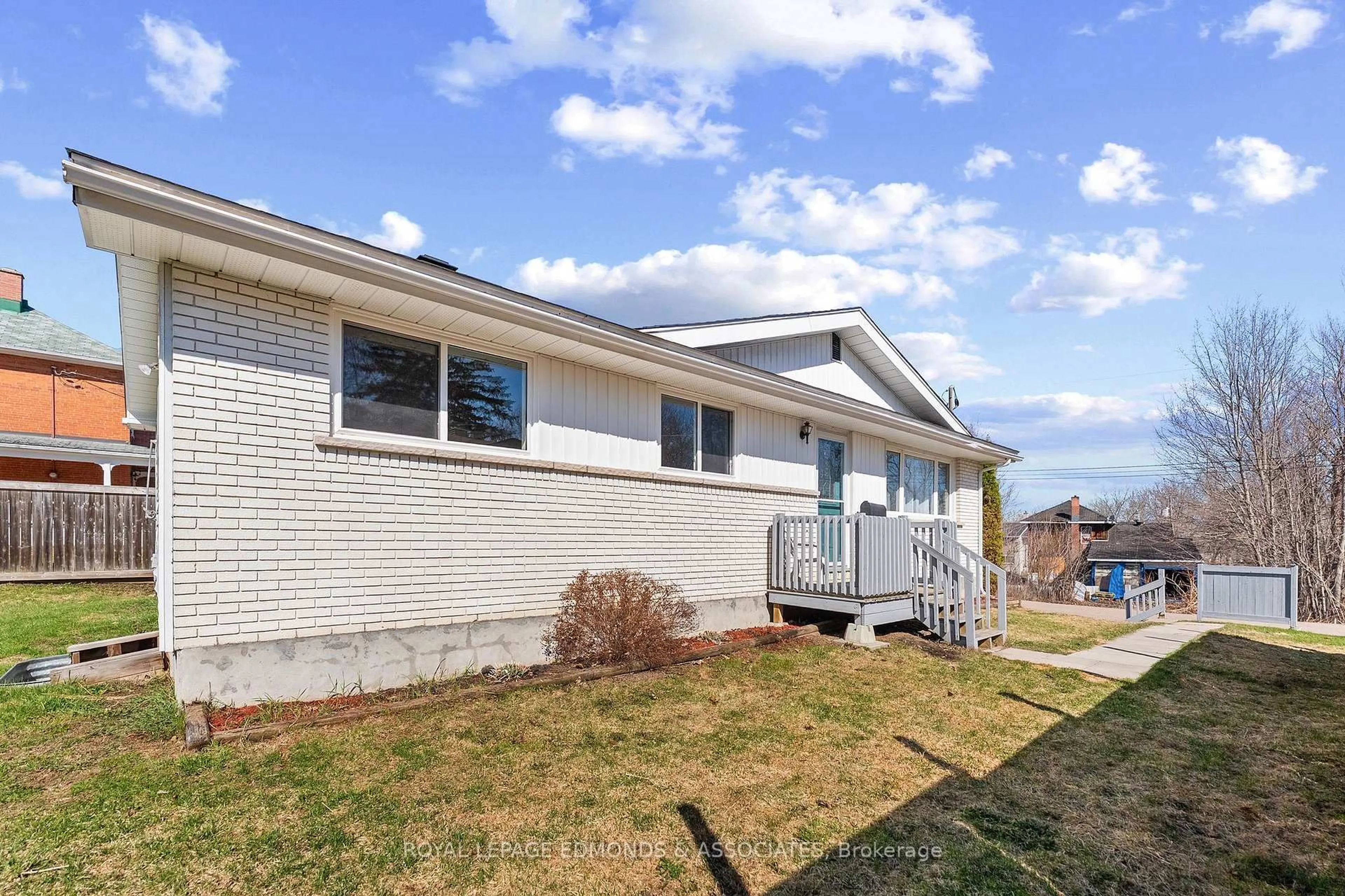 Home with brick exterior material, street for 498 Estelle St, Pembroke Ontario K8A 3G8