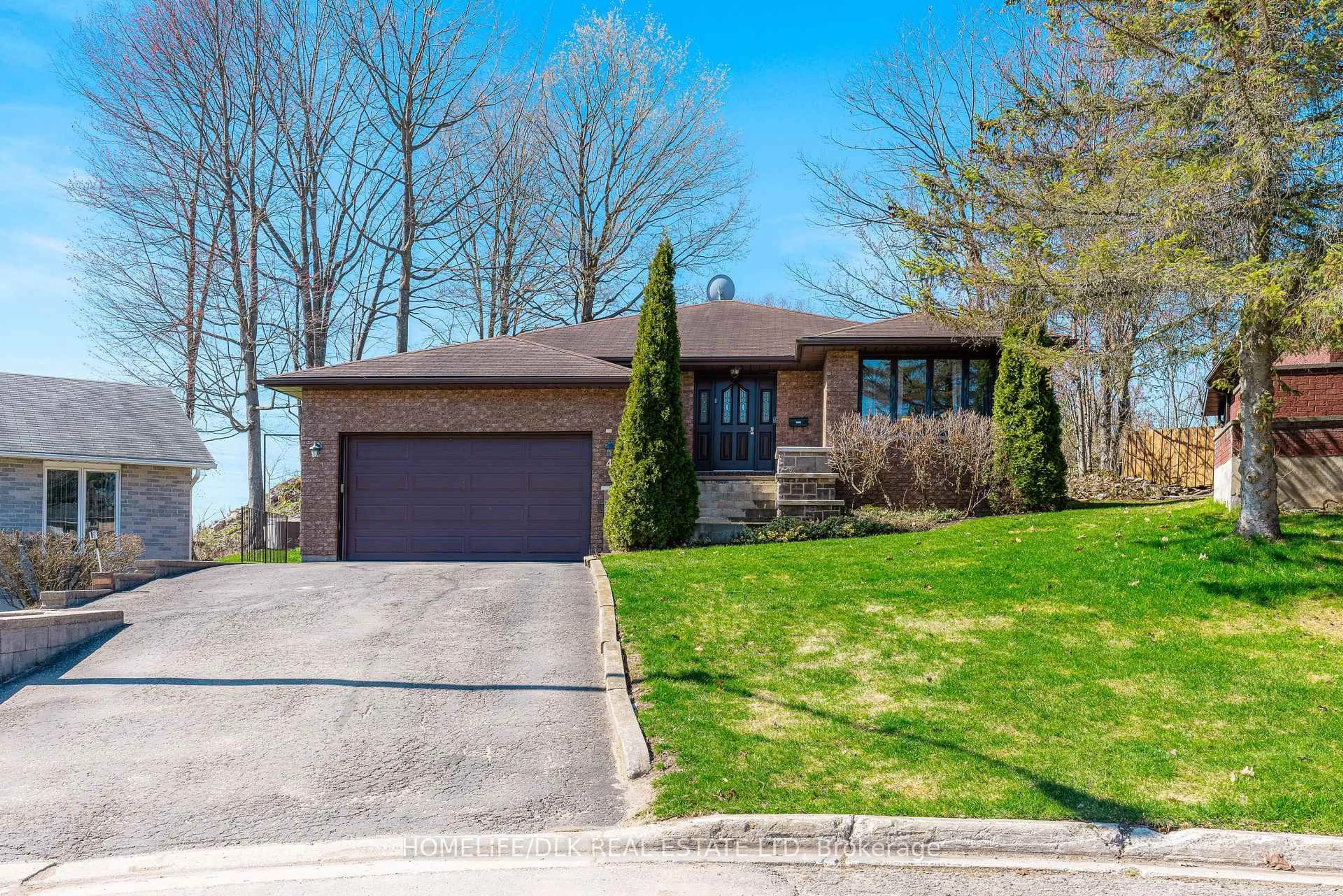 Home with brick exterior material, water/lake/river/ocean view for 4 Malloch Crt, Brockville Ontario K6V 7A2