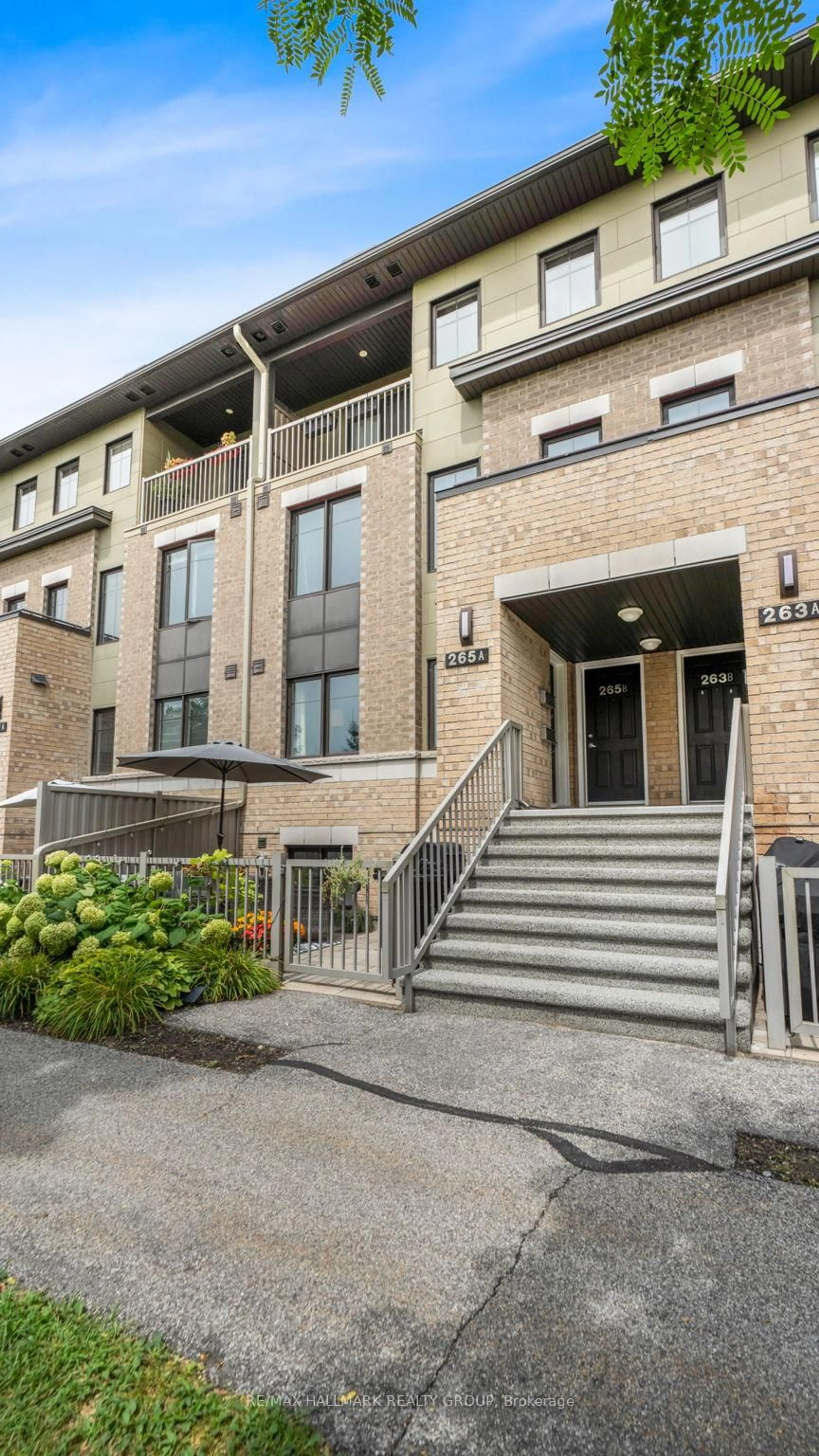 Unknown for 265 TITANIUM A Private, Ottawa Ontario K1C 0A5