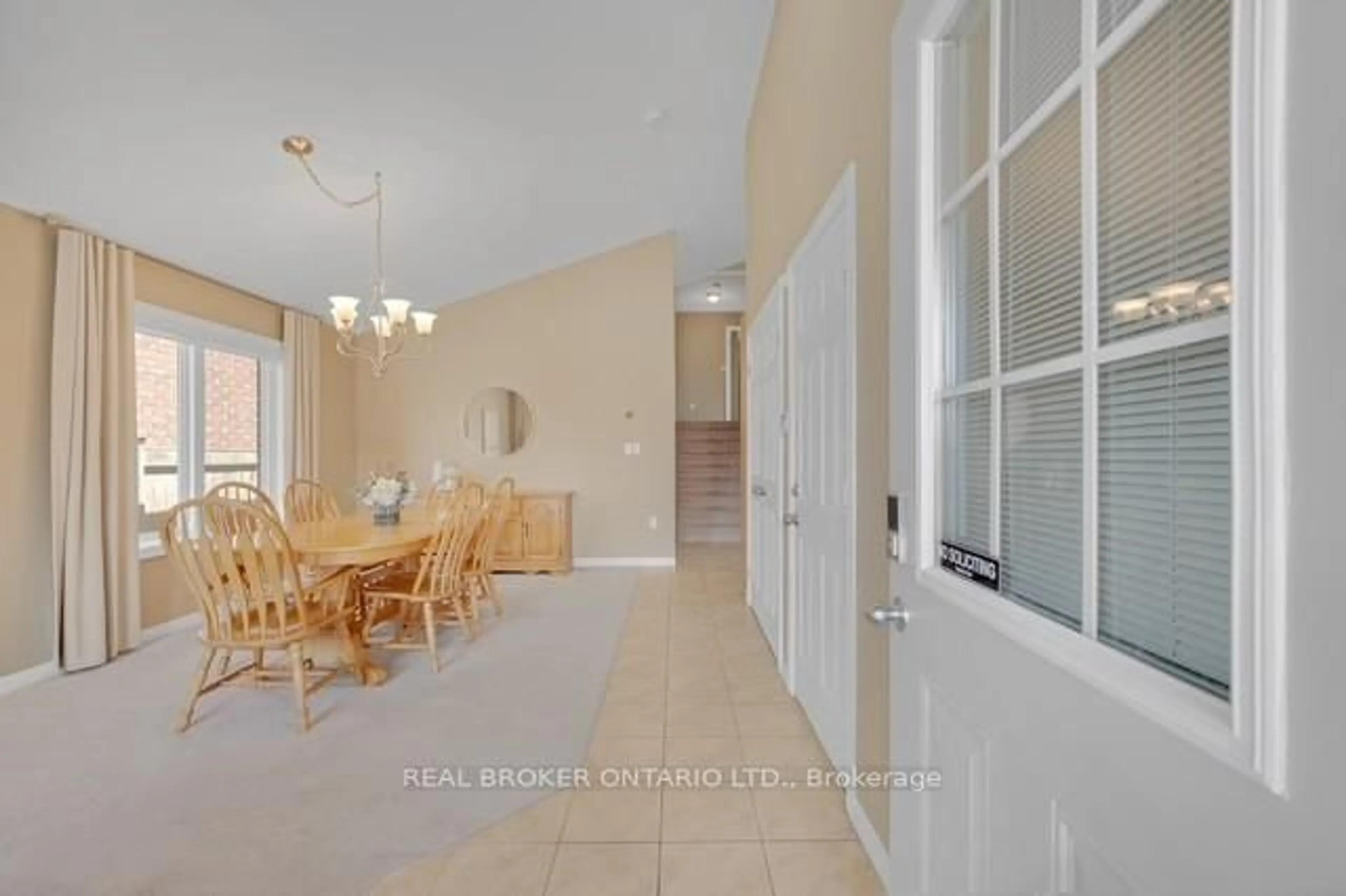 Dining room, ceramic/tile floor for 51 Sundance Cres, Hamilton Ontario L0R 1P0