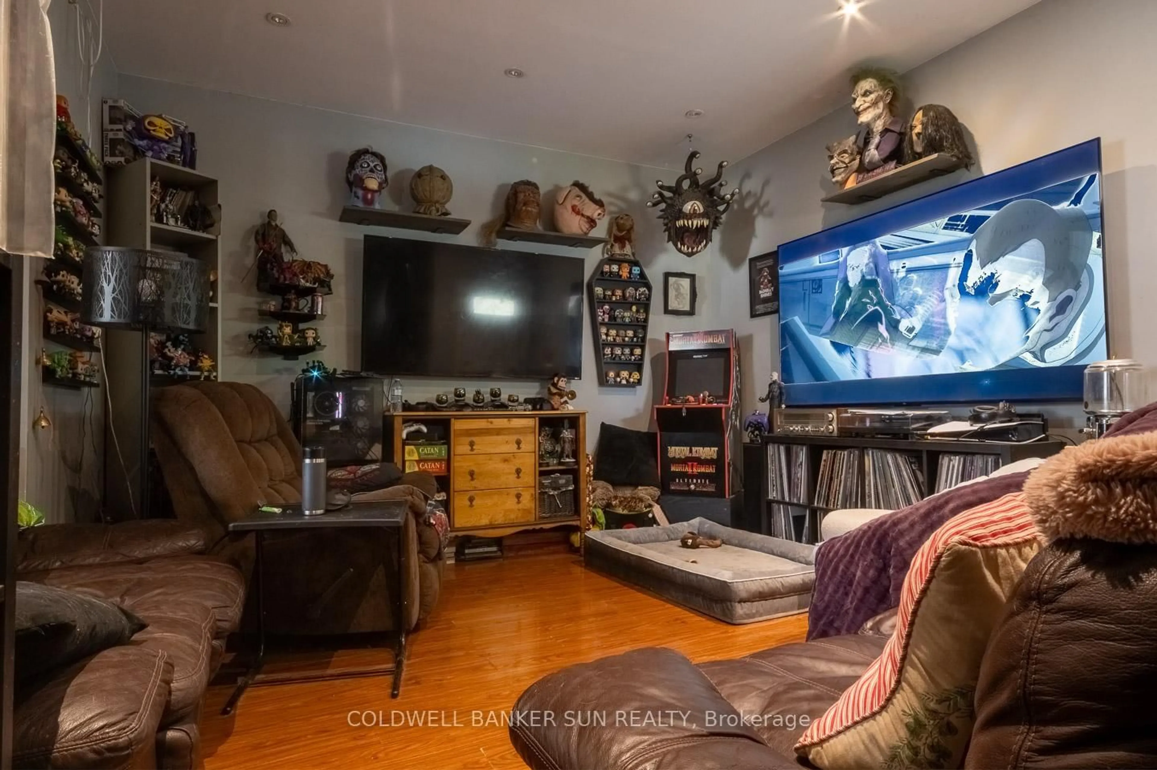 Home theater for 63 Lorne Ave, Quinte West Ontario K8V 5B6