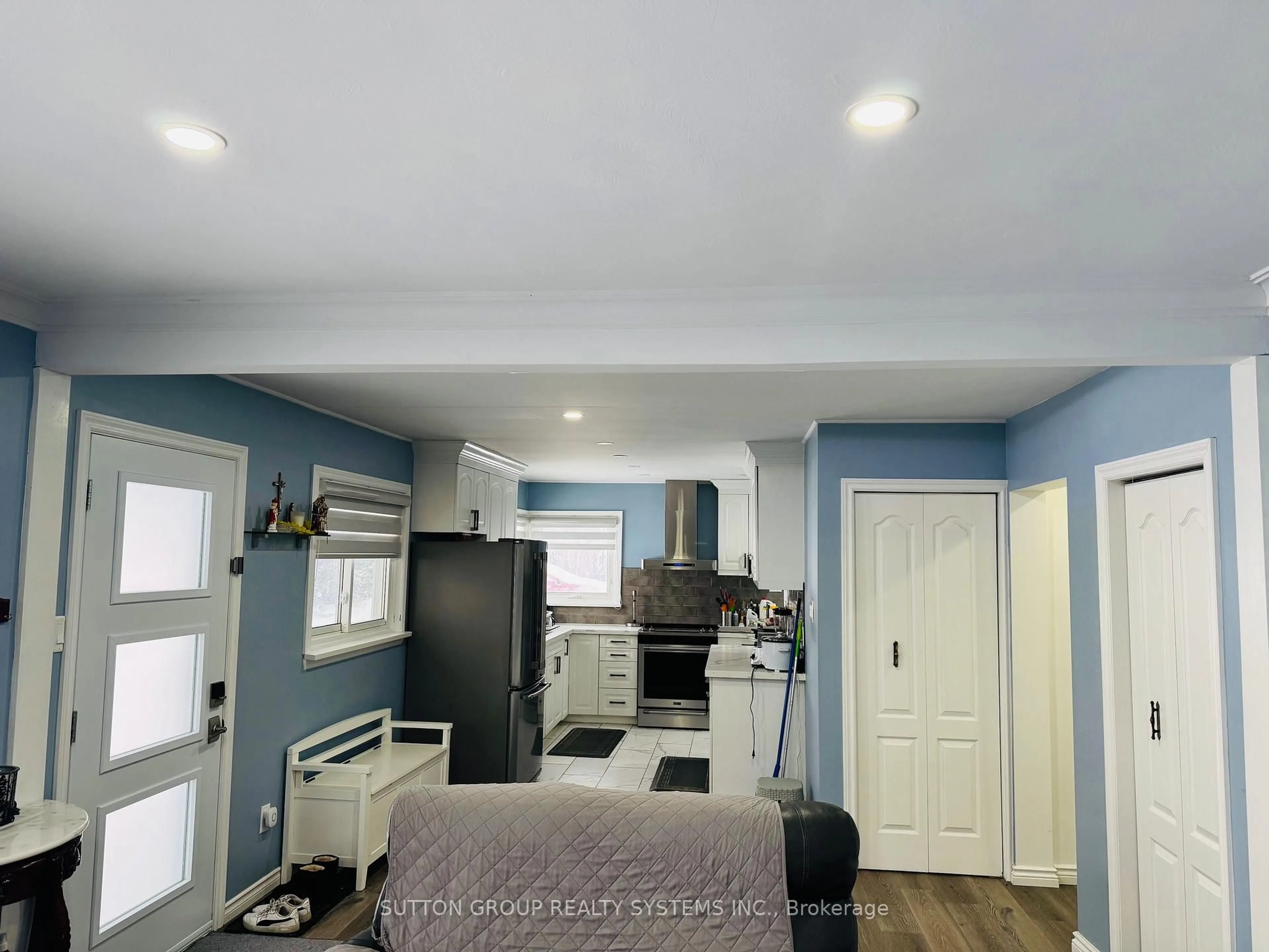 A pic of a room for 1338 Royal Dr, Peterborough Ontario K9H 6R8