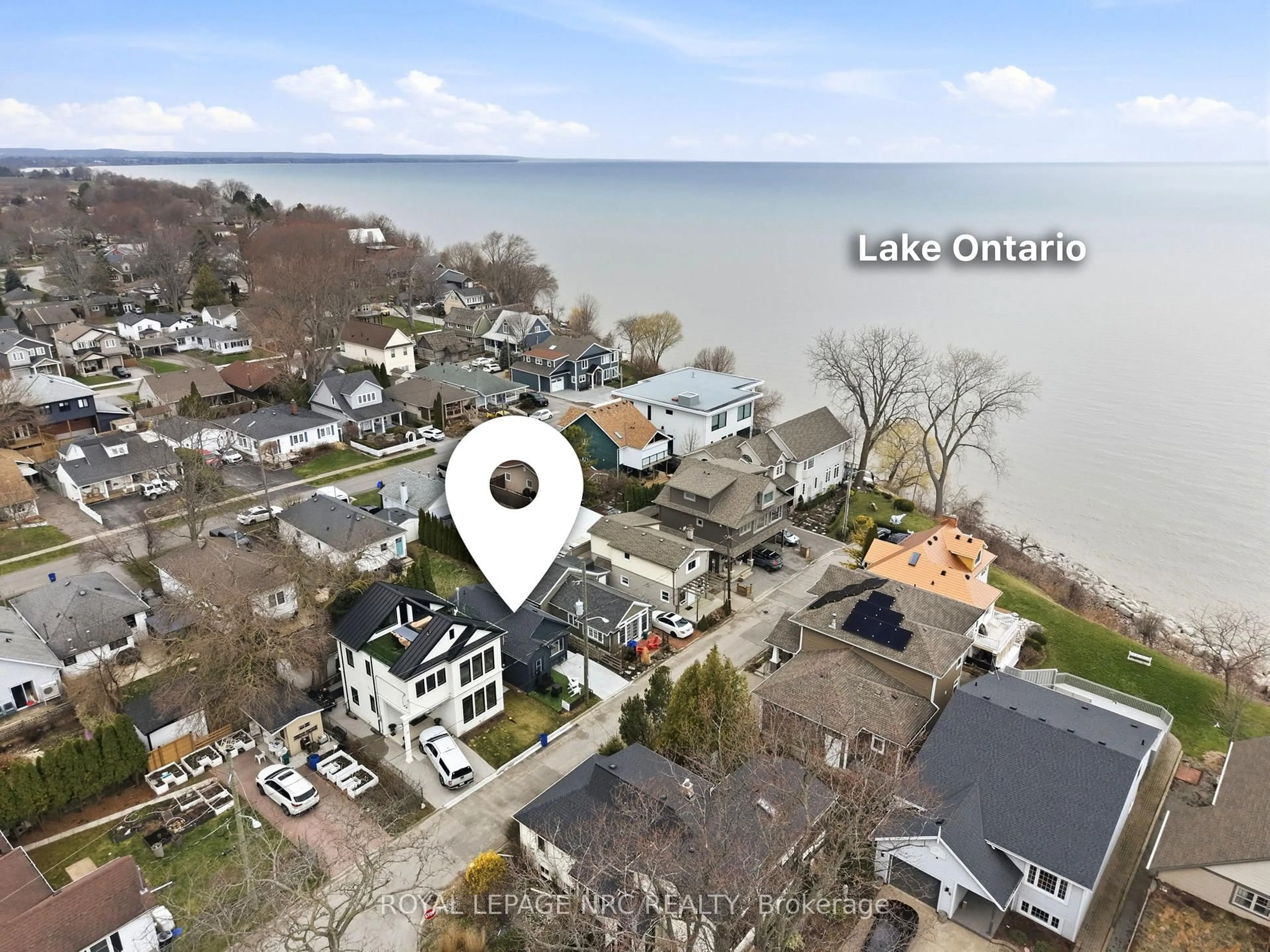 A pic from outside/outdoor area/front of a property/back of a property/a pic from drone, water/lake/river/ocean view for 17 Considine Ave, St. Catharines Ontario L2N 5K1