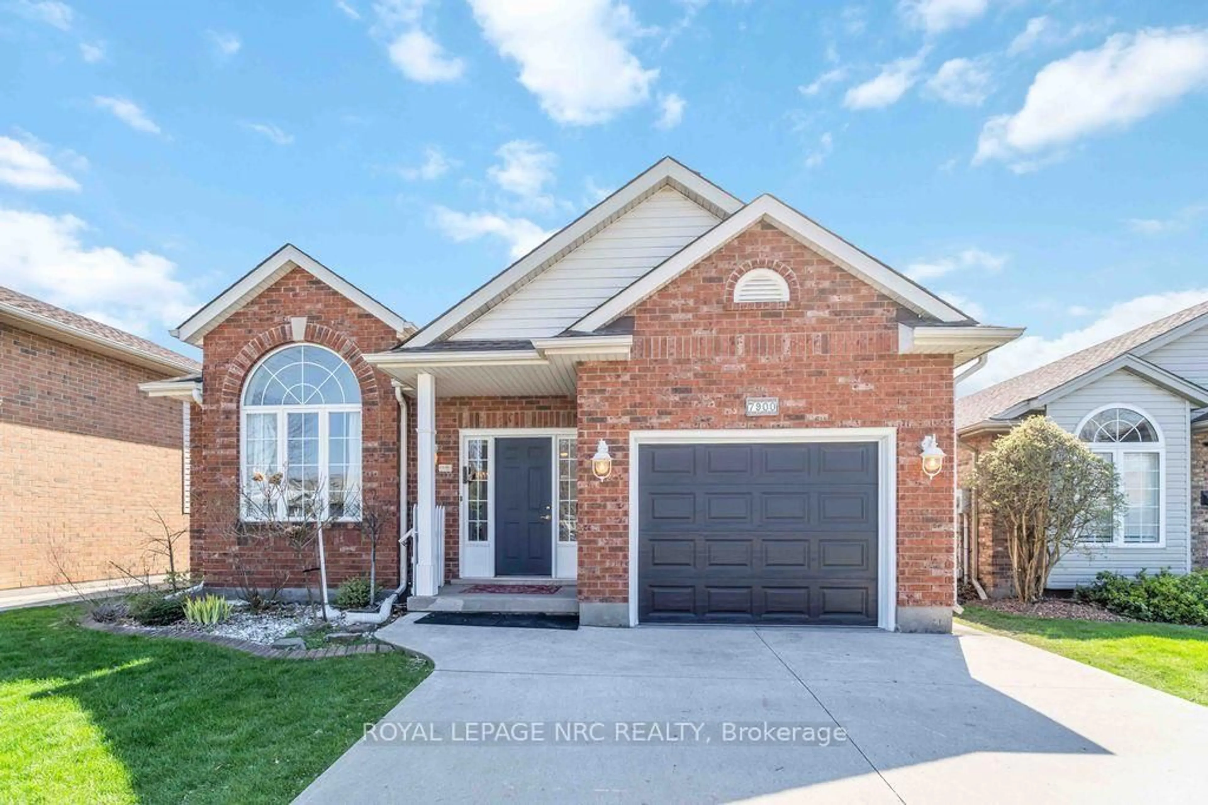 Home with brick exterior material, street for 7900 Ascot Circ, Niagara Falls Ontario L2H 3E4