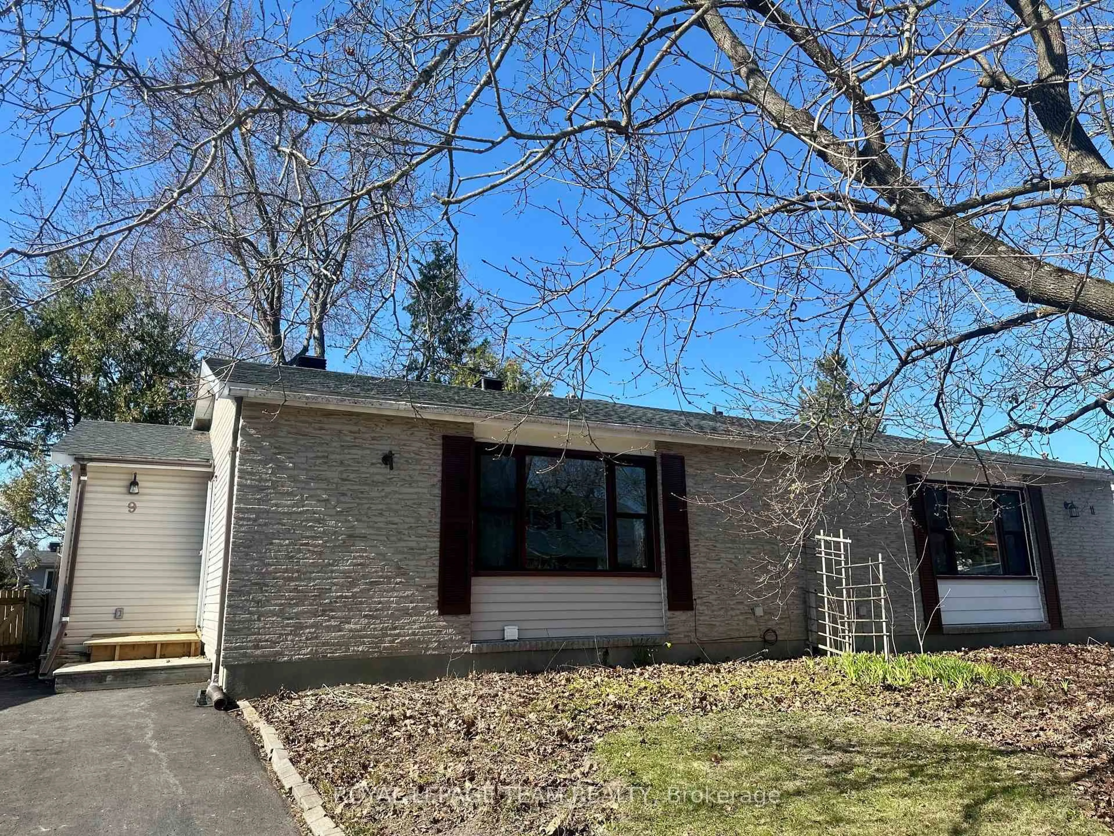 Unknown for 9 Shouldice Cres, Ottawa Ontario K2L 1M8