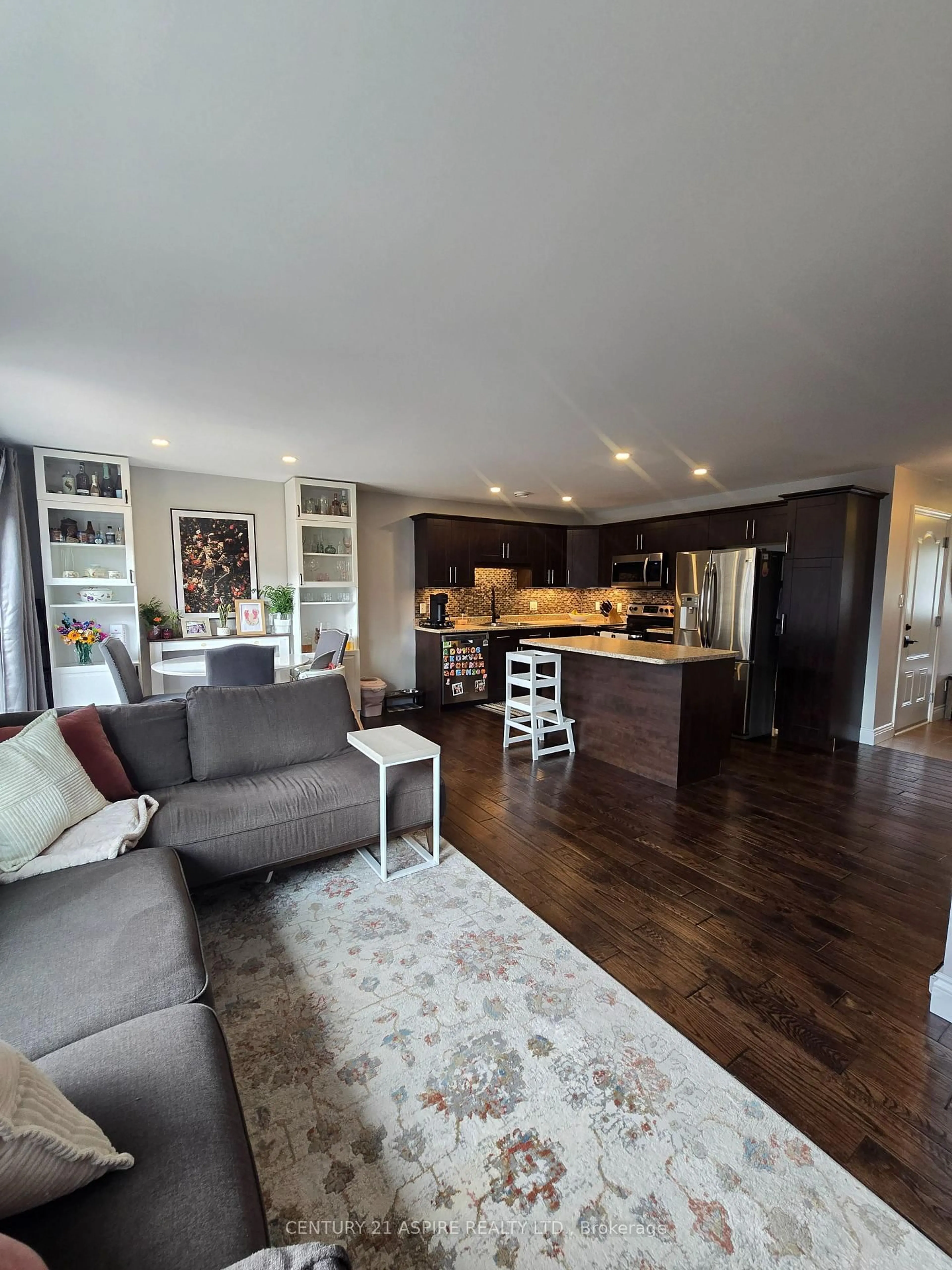 Open concept kitchen, wood/laminate floor for 44 Winston Ave, Petawawa Ontario K8H 0C1