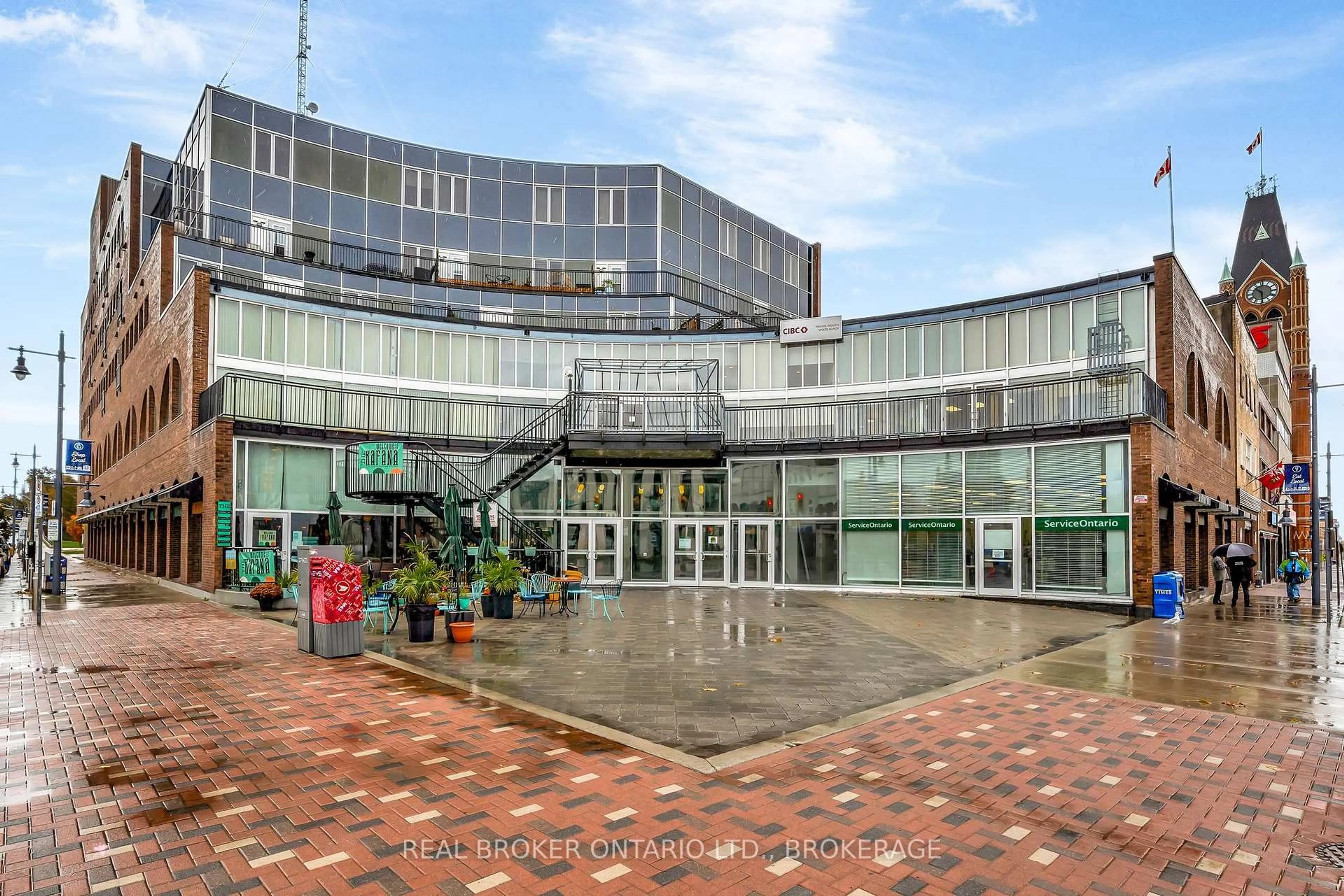 Indoor foyer for 199 Front St #510, Belleville Ontario K8N 5H5