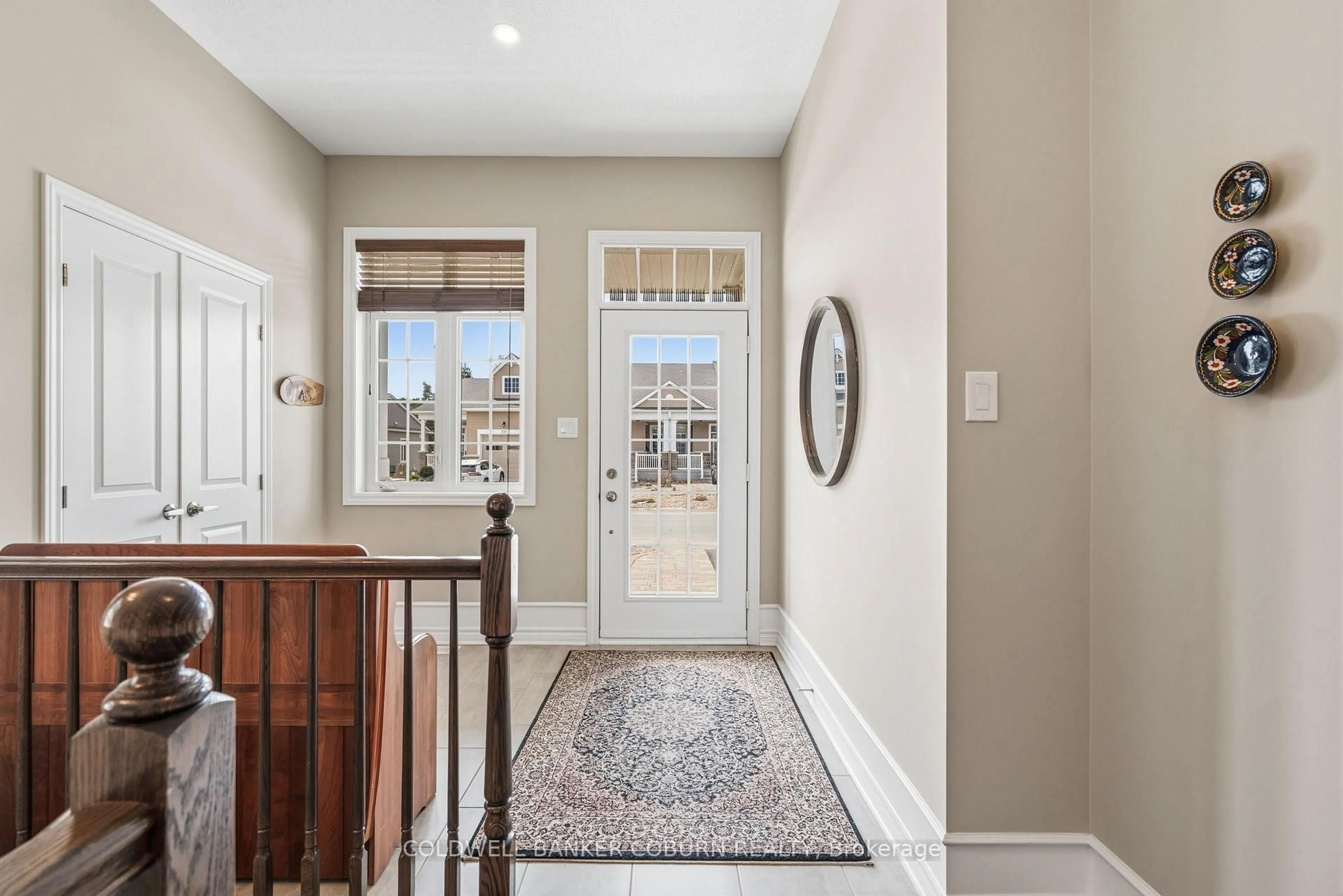 Indoor entryway for 213 Oxford St, North Grenville Ontario K0G 1J0