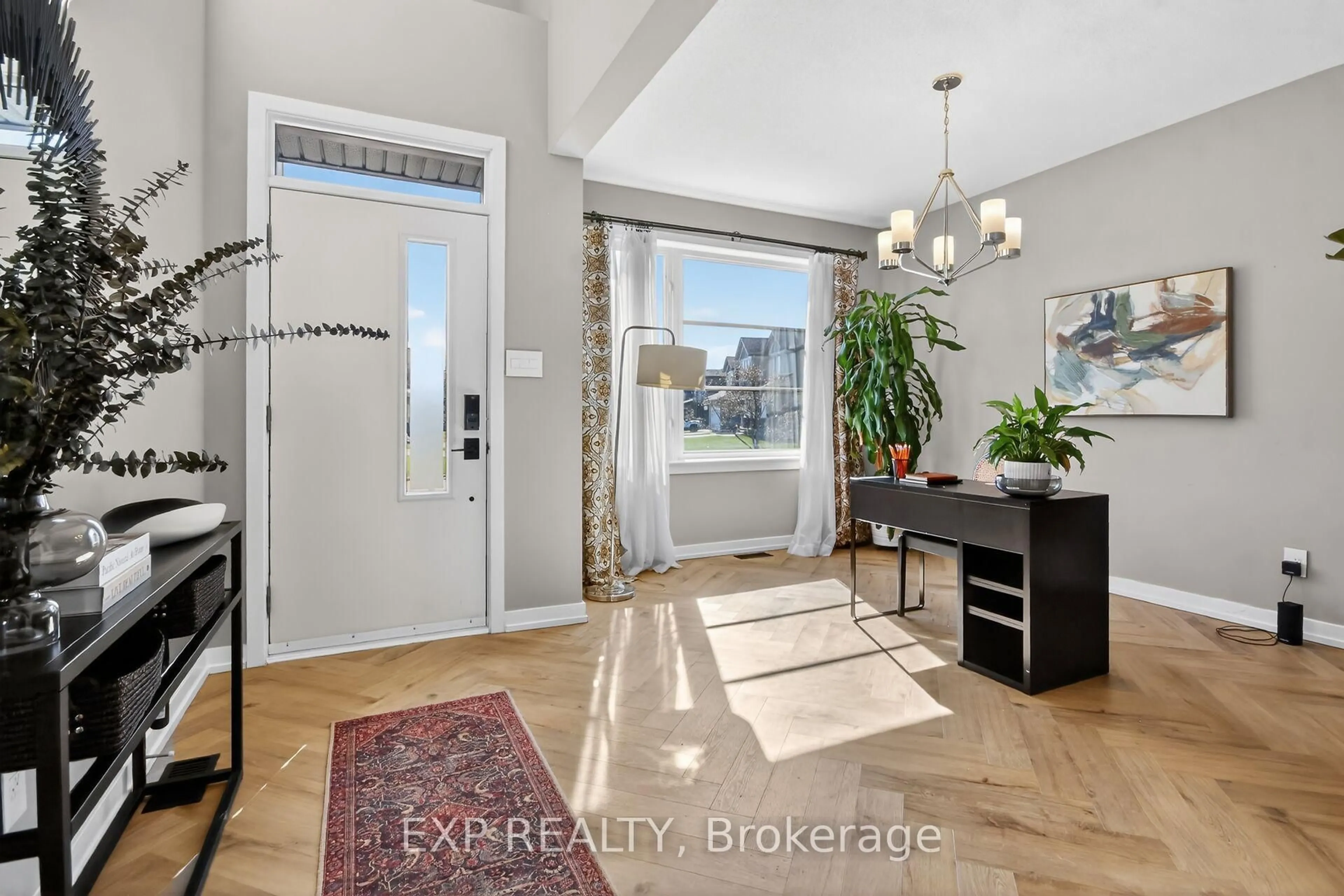 Indoor entryway for 541 Dressage Ave, Ottawa Ontario K2V 0C6