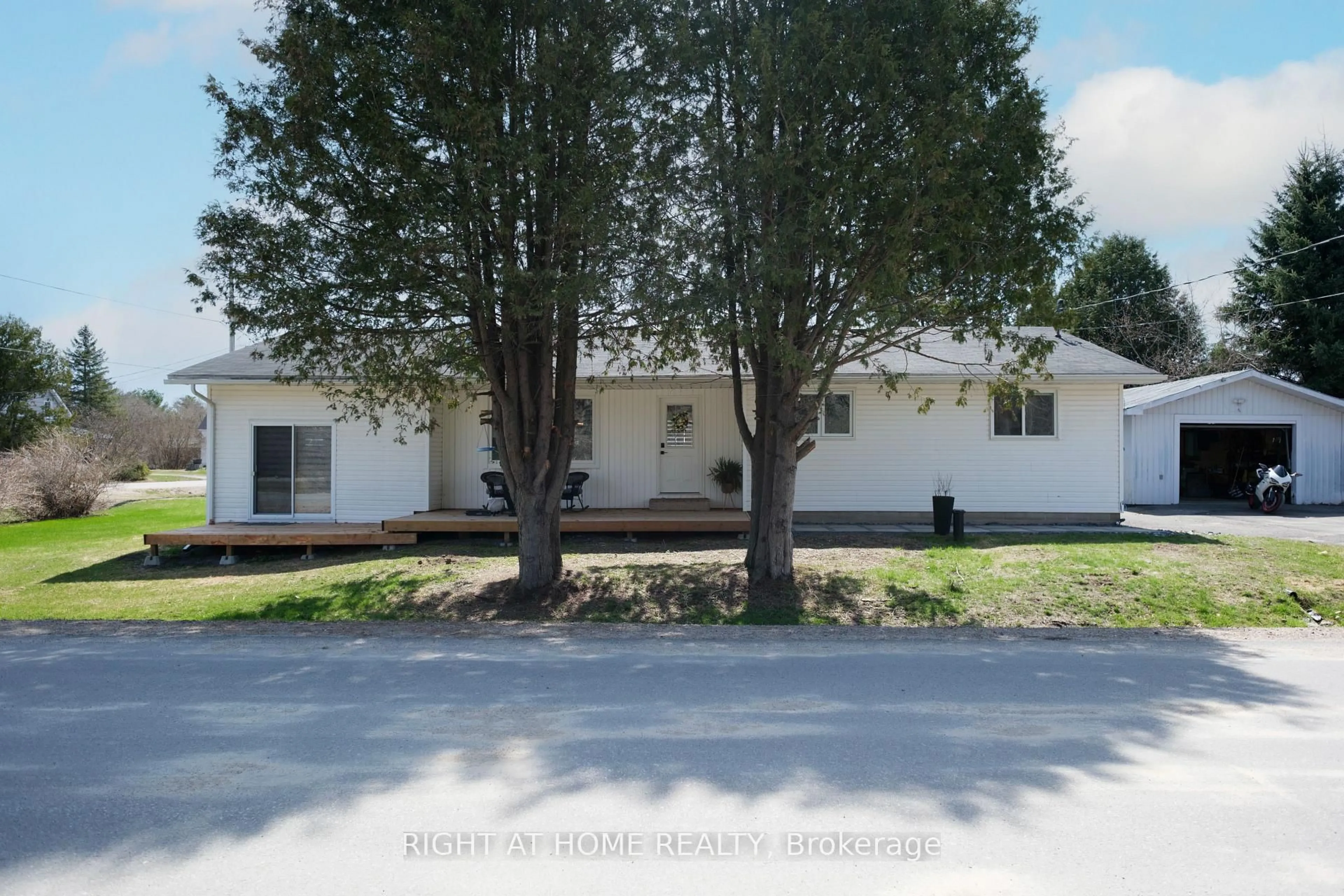 A pic from outside/outdoor area/front of a property/back of a property/a pic from drone, street for 14 Fisher St, White Lake Ontario K0A 3L0