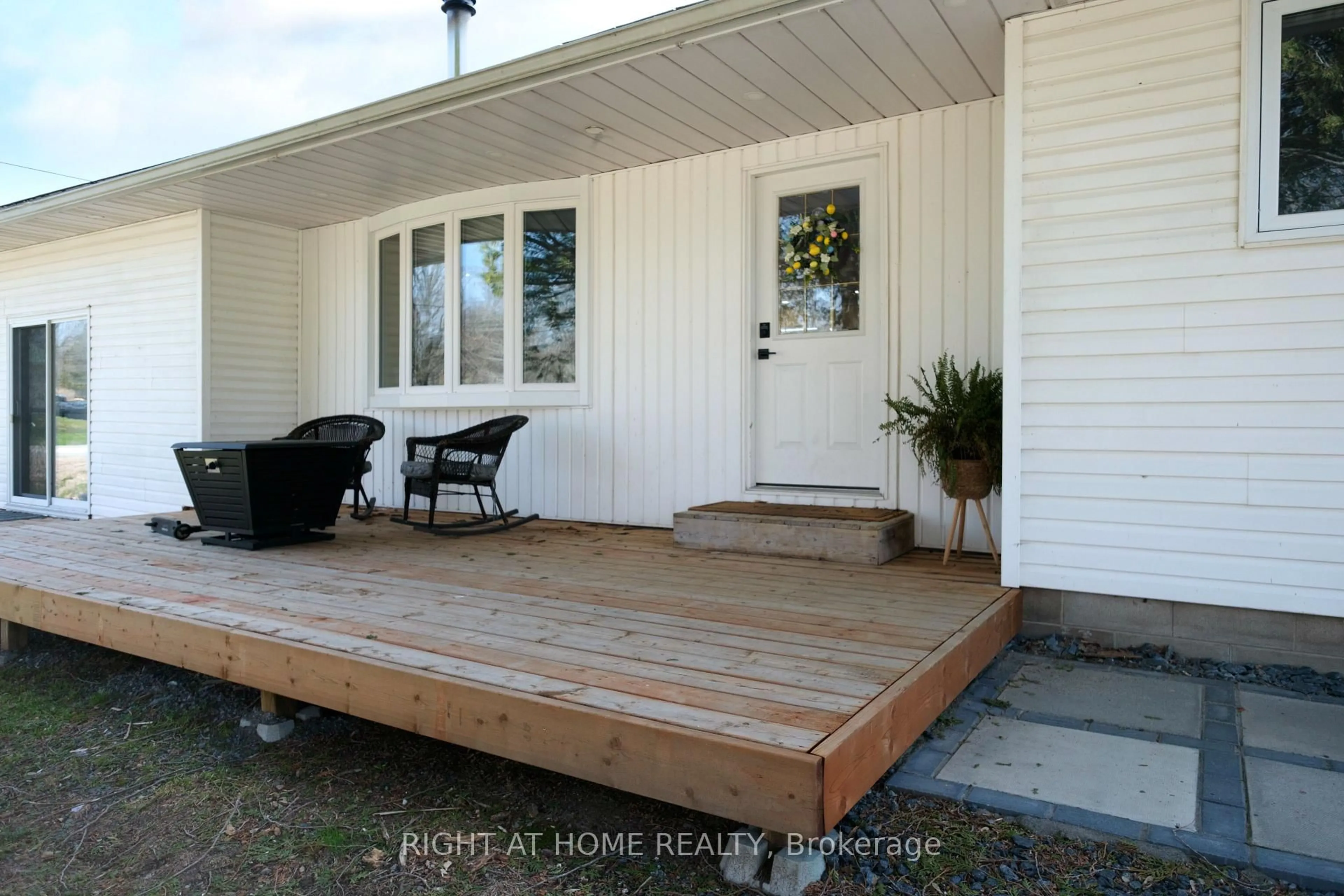 Unknown for 14 Fisher St, White Lake Ontario K0A 3L0