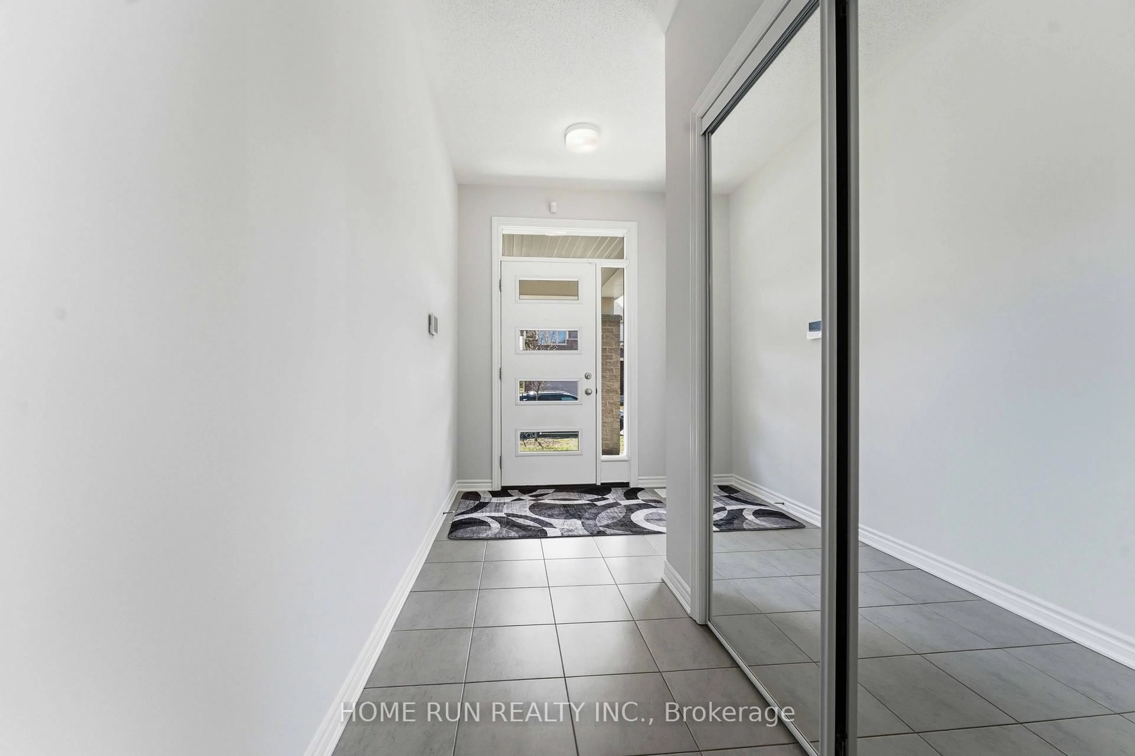 Indoor entryway for 515 Arosa Way, Ottawa Ontario K2V 0P8