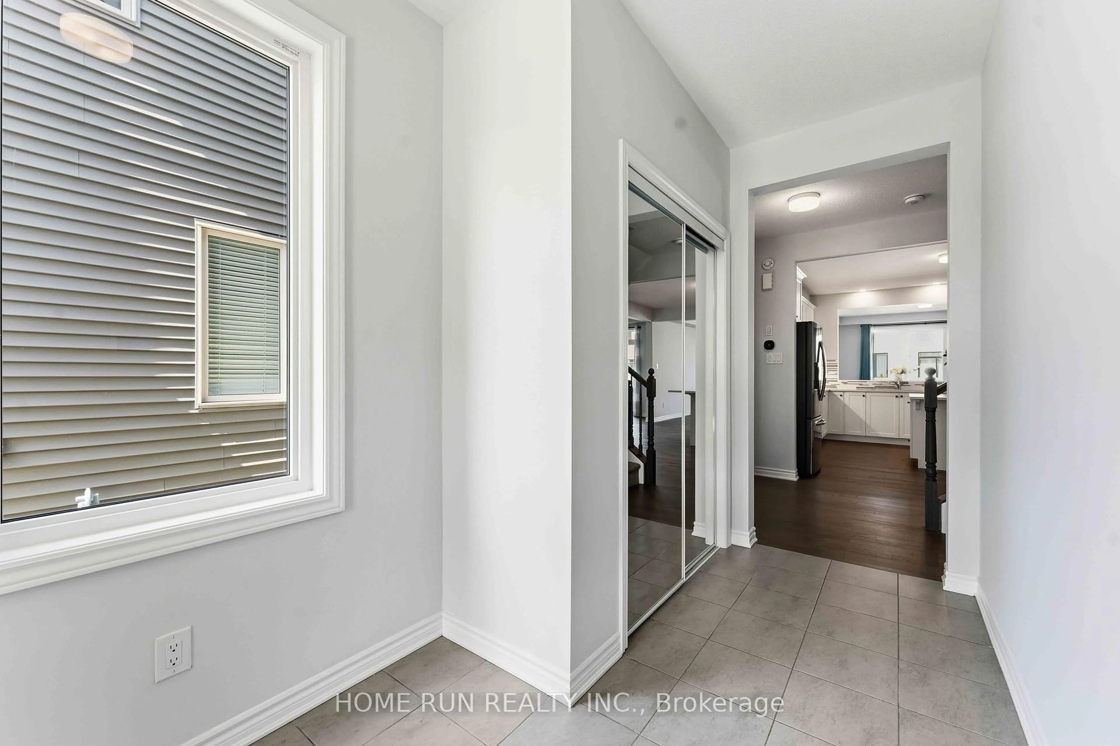 Indoor entryway for 515 Arosa Way, Ottawa Ontario K2V 0P8