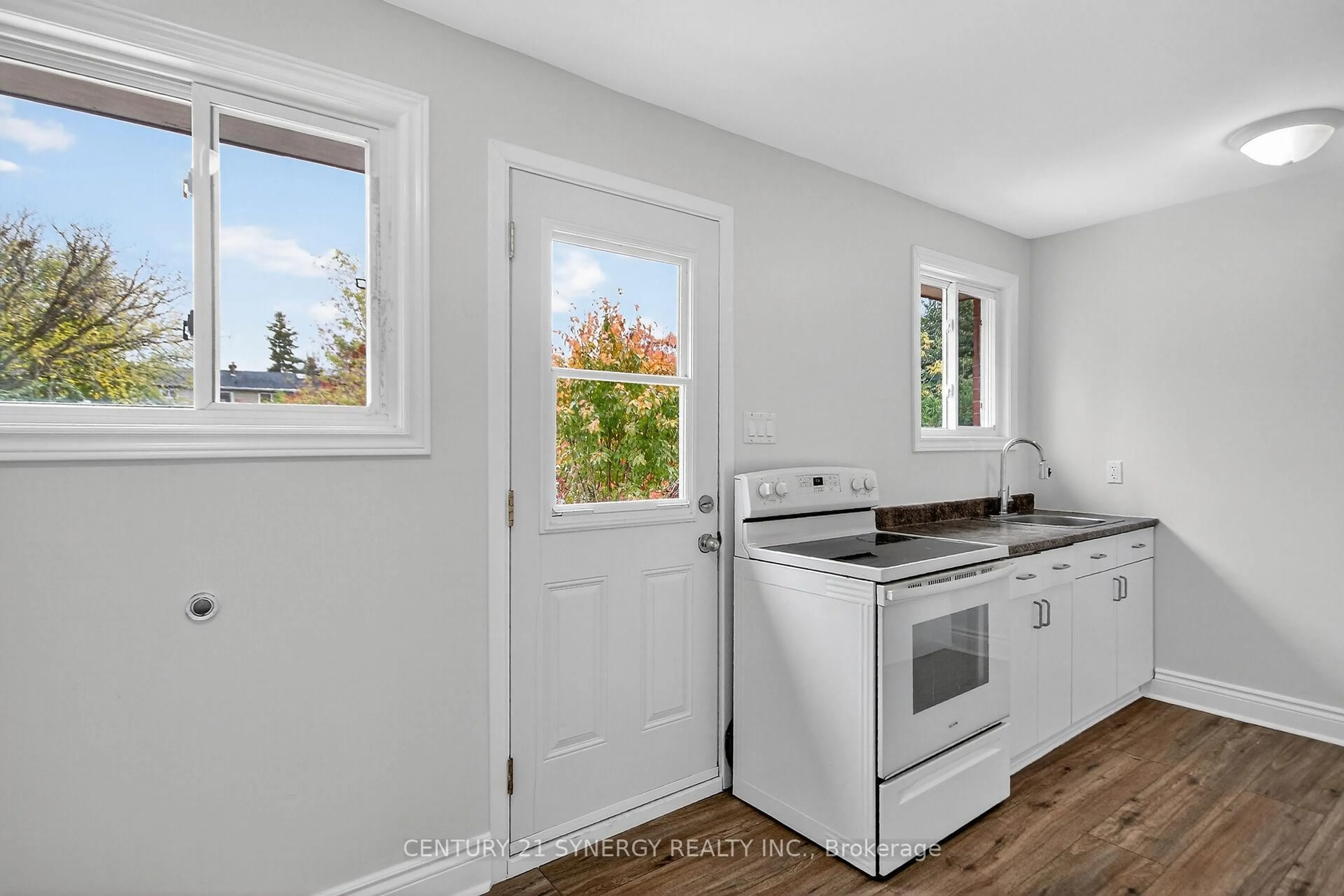 Unknown for 928 Meadowlands Dr, Ottawa Ontario K2C 0K3