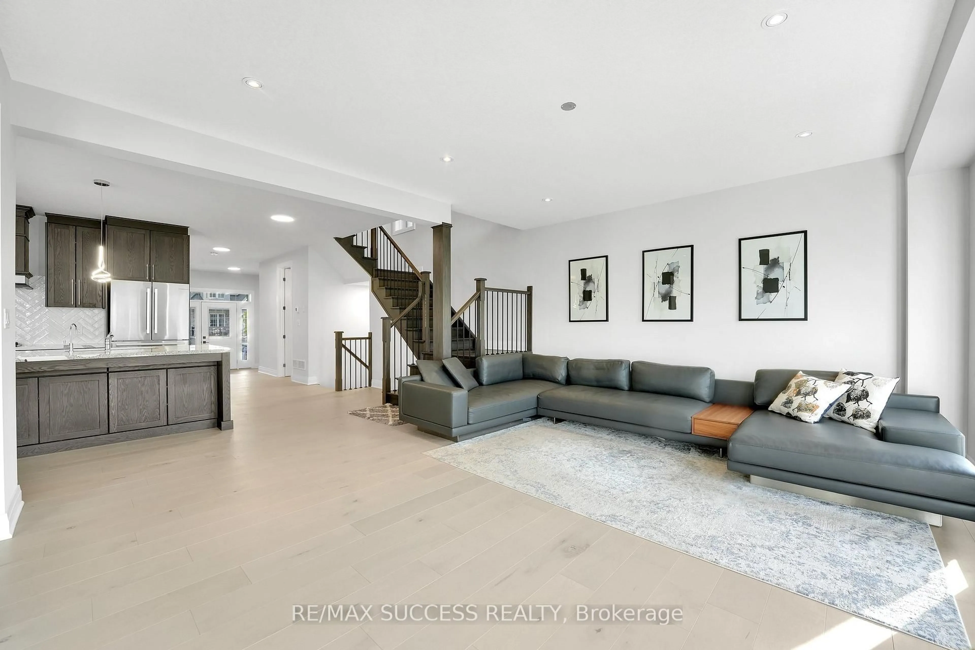 Living room with furniture, unknown for 554 Bridgemill Cres, Kitchener Ontario N2A 0K3