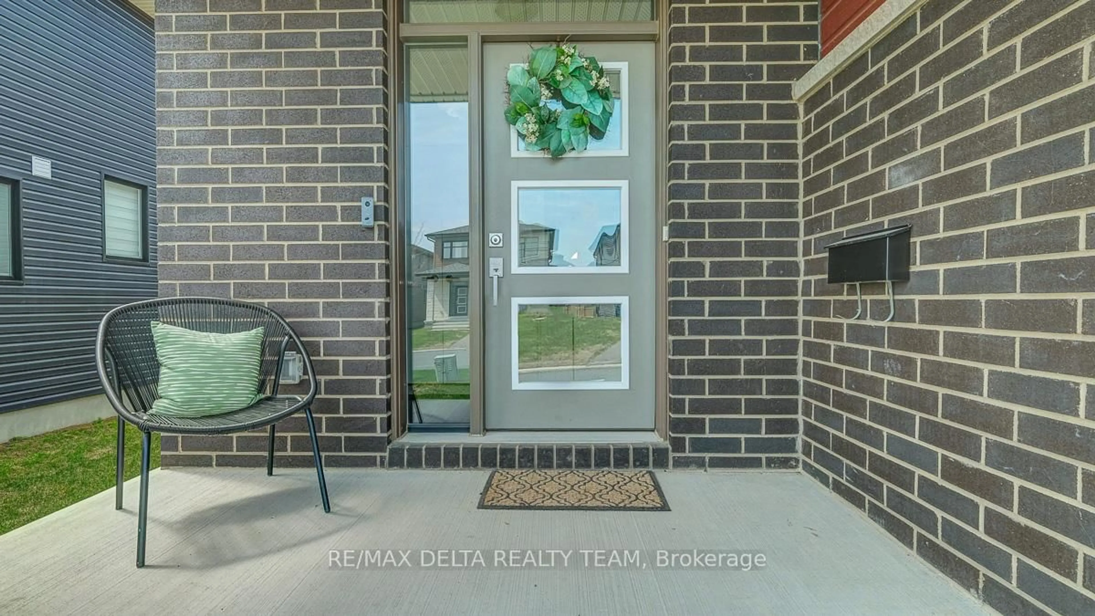 Indoor entryway for 1269 Diamond St, Clarence-Rockland Ontario K4K 0M5