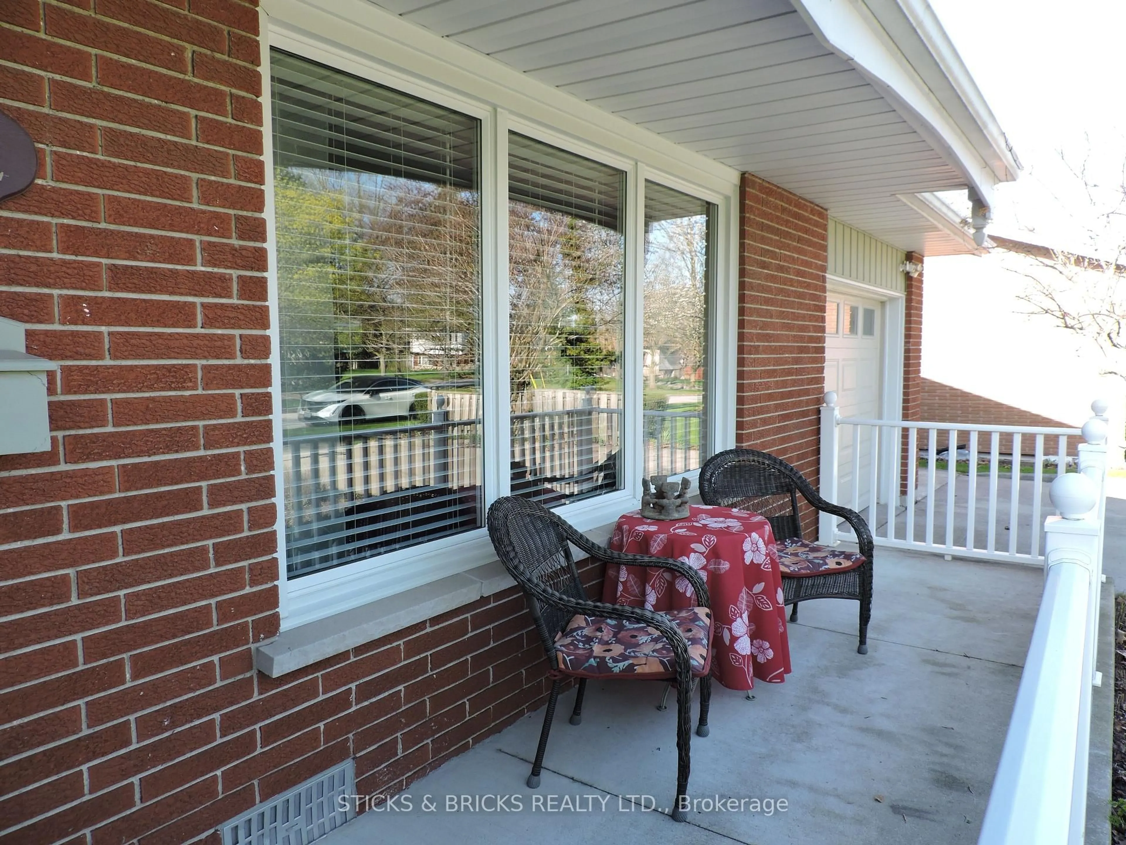 Patio, unknown for 6762 Cherrygrove Rd, Niagara Falls Ontario L2E 5M6