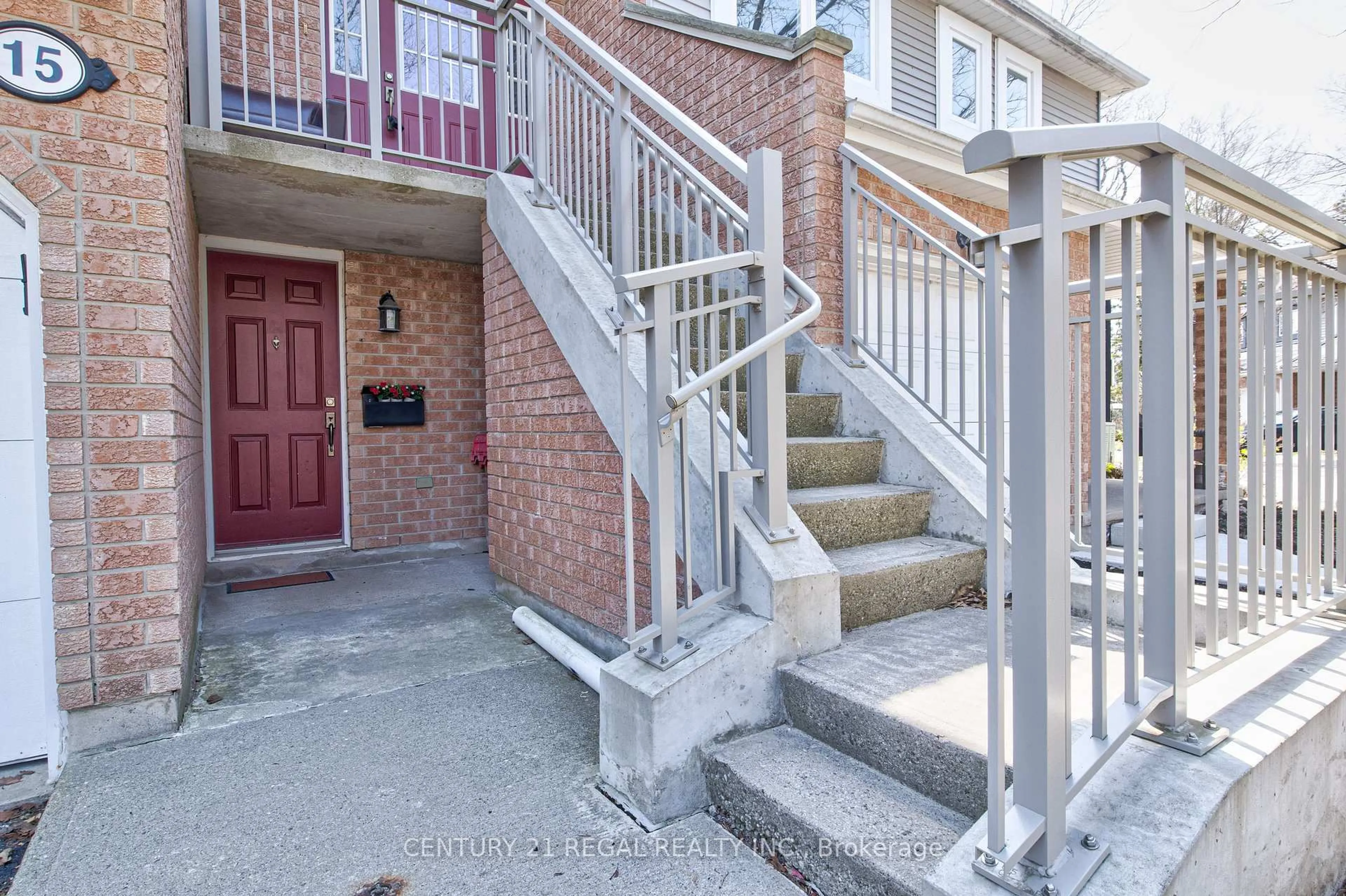 Stairs for 310 Christopher Dr #15, Cambridge Ontario N1P 1B4