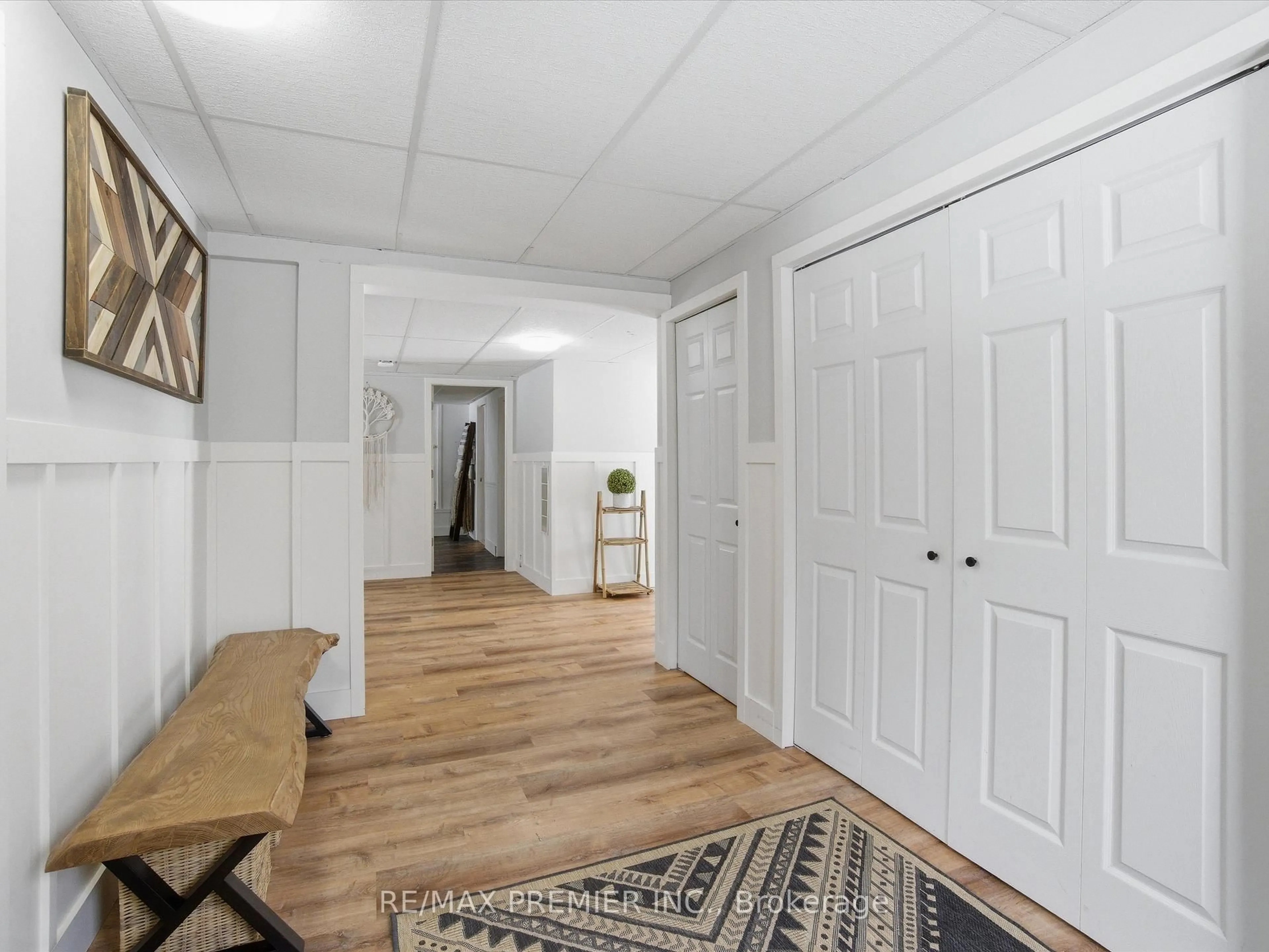Indoor entryway for 1131 Springdale Park Rd, Bracebridge Ontario P1L 1W9