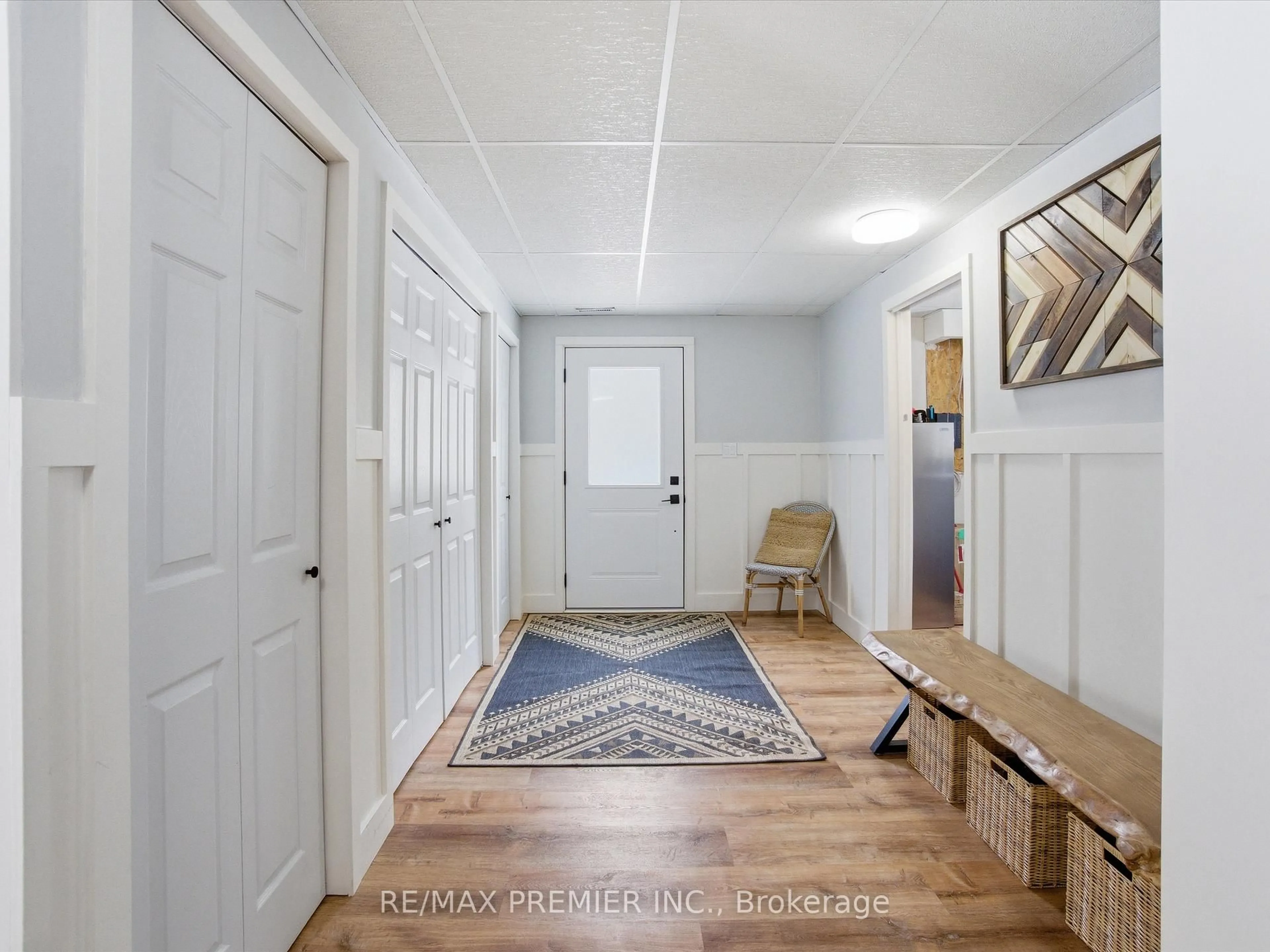 Indoor entryway for 1131 Springdale Park Rd, Bracebridge Ontario P1L 1W9