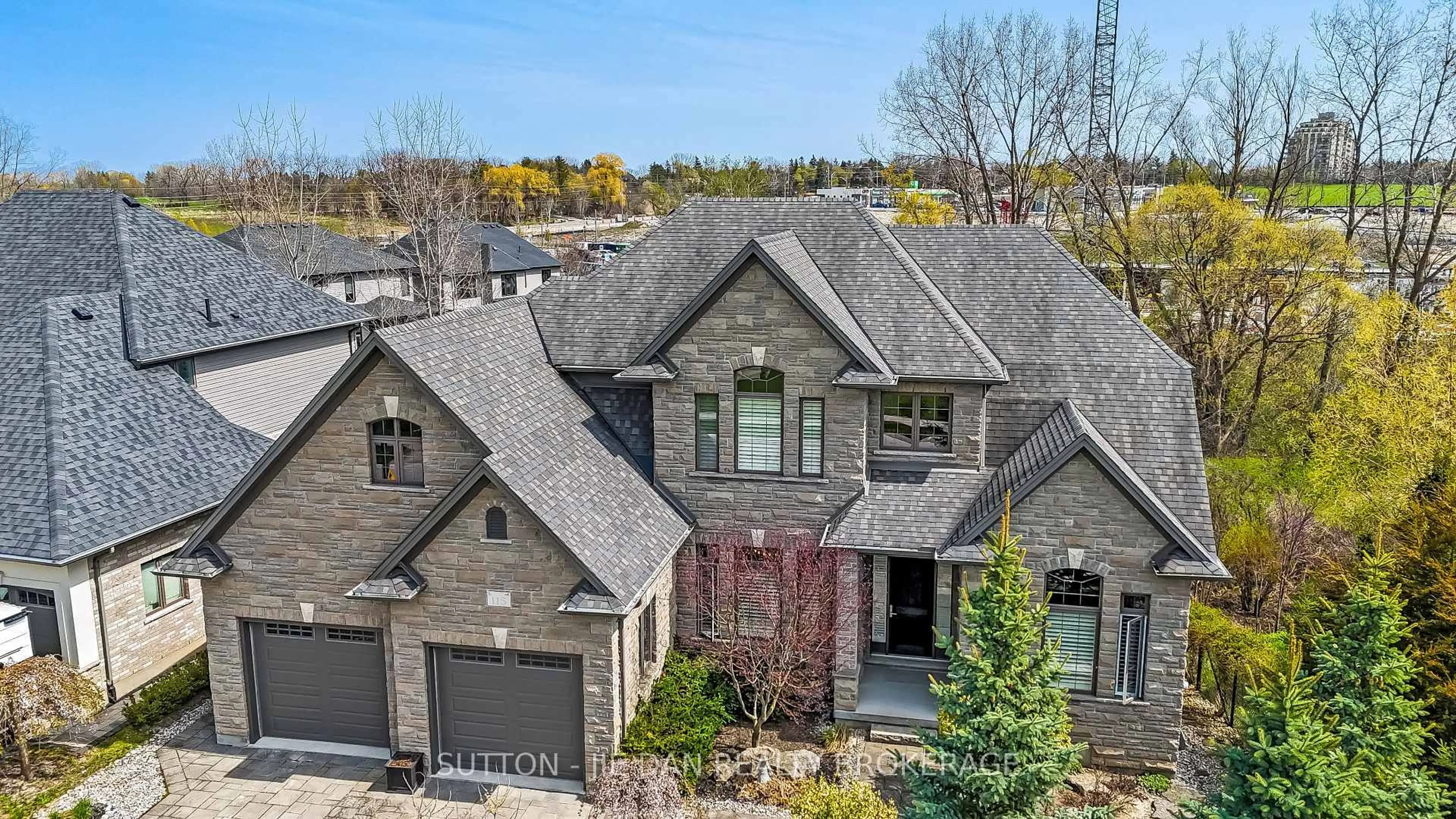 Home with brick exterior material, mountain view for 115 Pebblecreek Walk, London North Ontario N6G 0K4