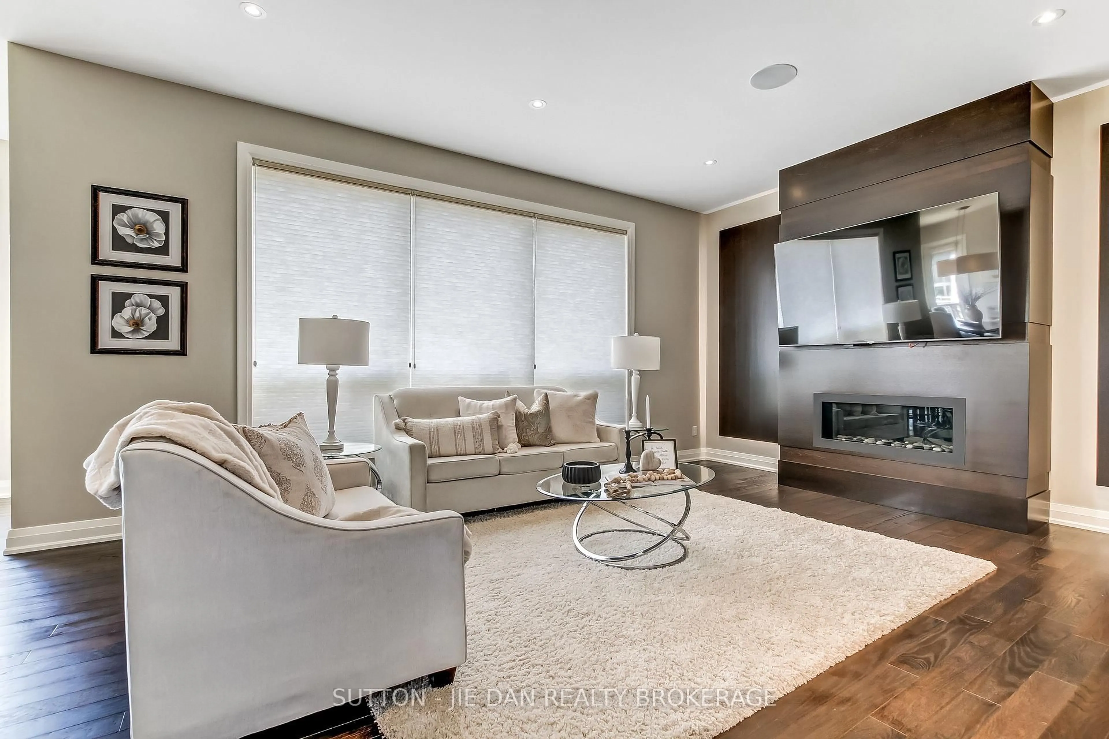 Living room with furniture, unknown for 115 Pebblecreek Walk, London North Ontario N6G 0K4