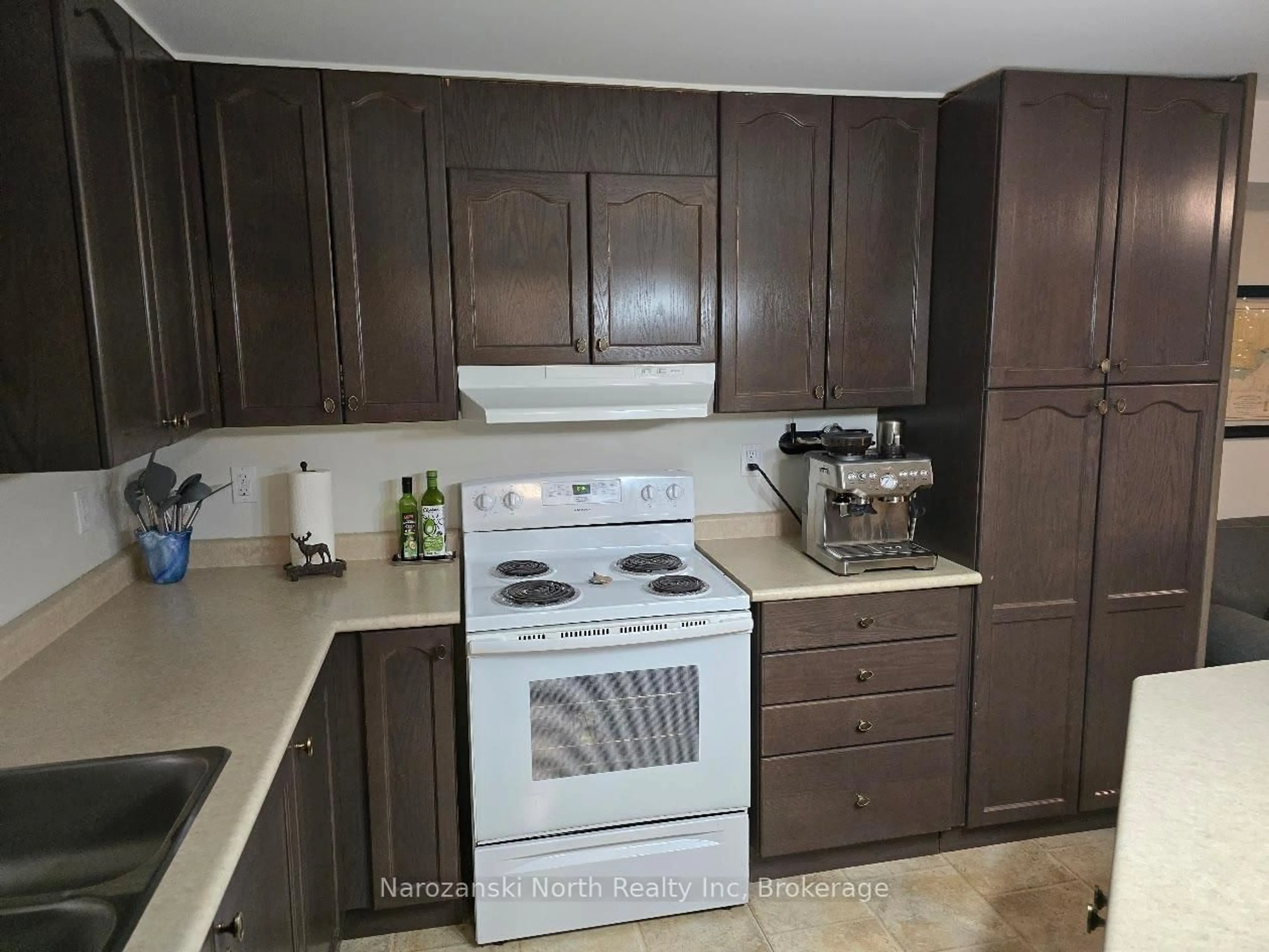 Standard kitchen, unknown for 809 Highway 64 Highway, French River Ontario P0M 1A0