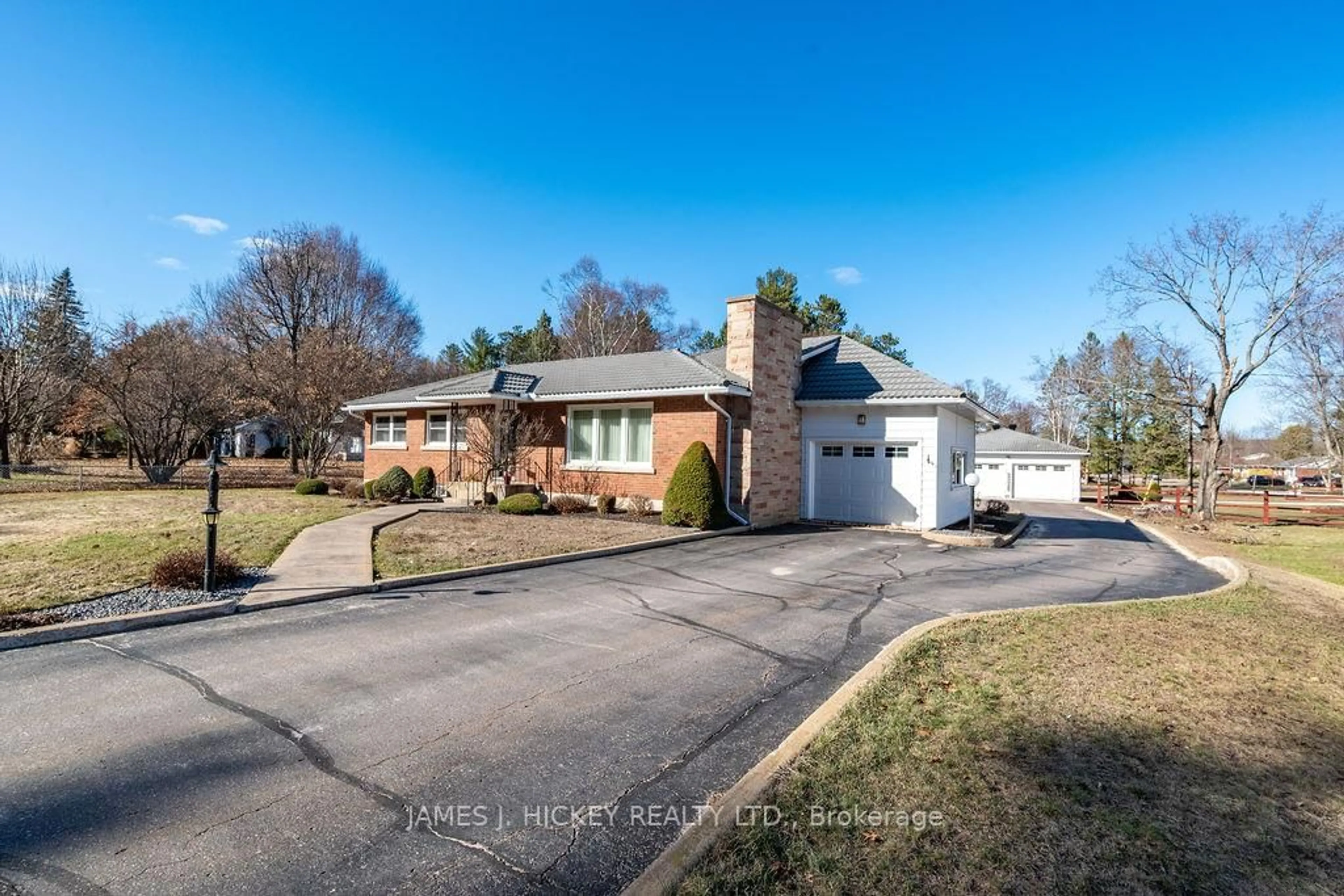 A pic from outside/outdoor area/front of a property/back of a property/a pic from drone, street for 33430 Hwy 17 Highway, Deep River Ontario K0J 1P0