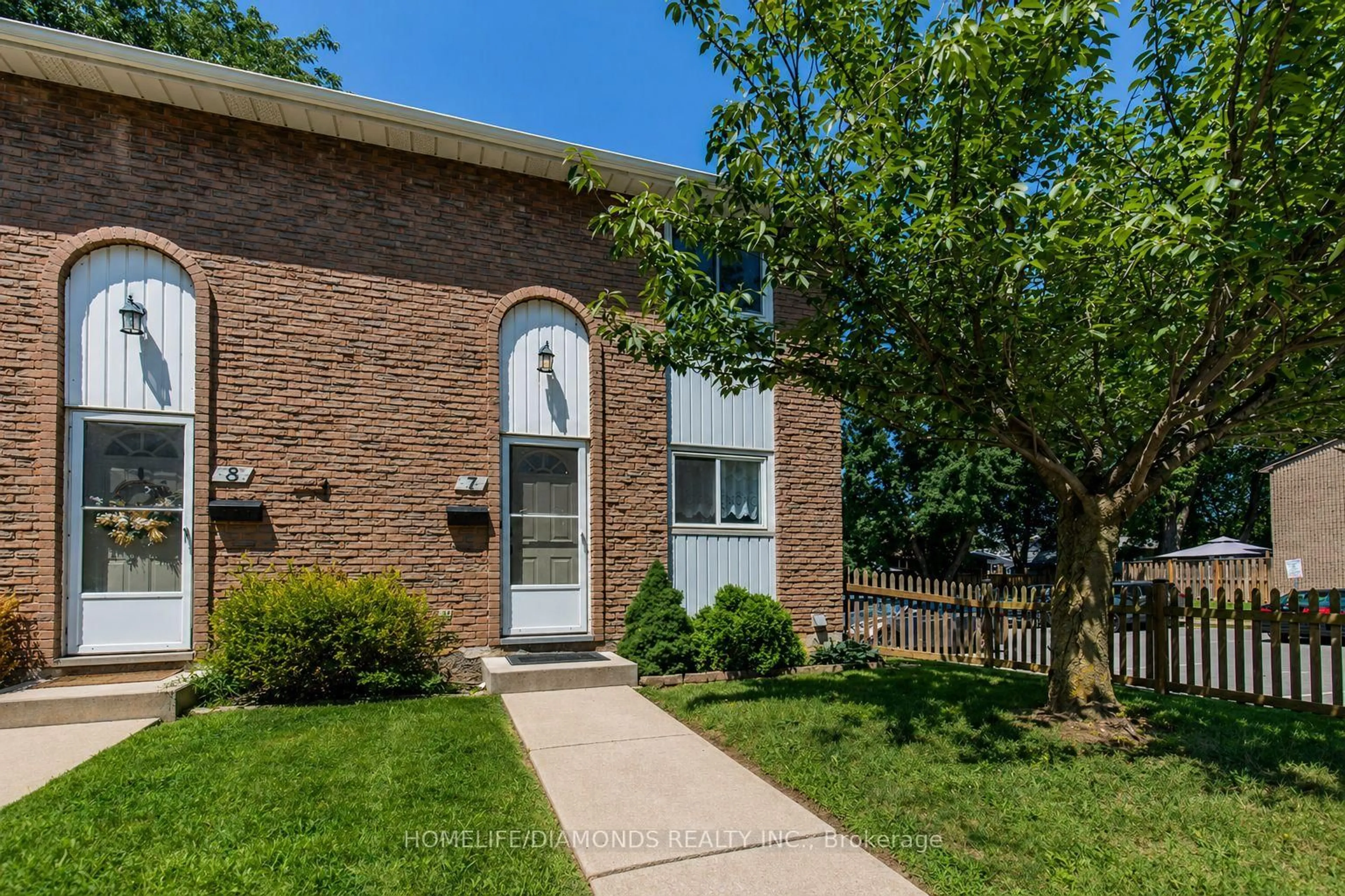 Home with brick exterior material, street for 25 Linfield Dr #7, St. Catharines Ontario L2N 5T7