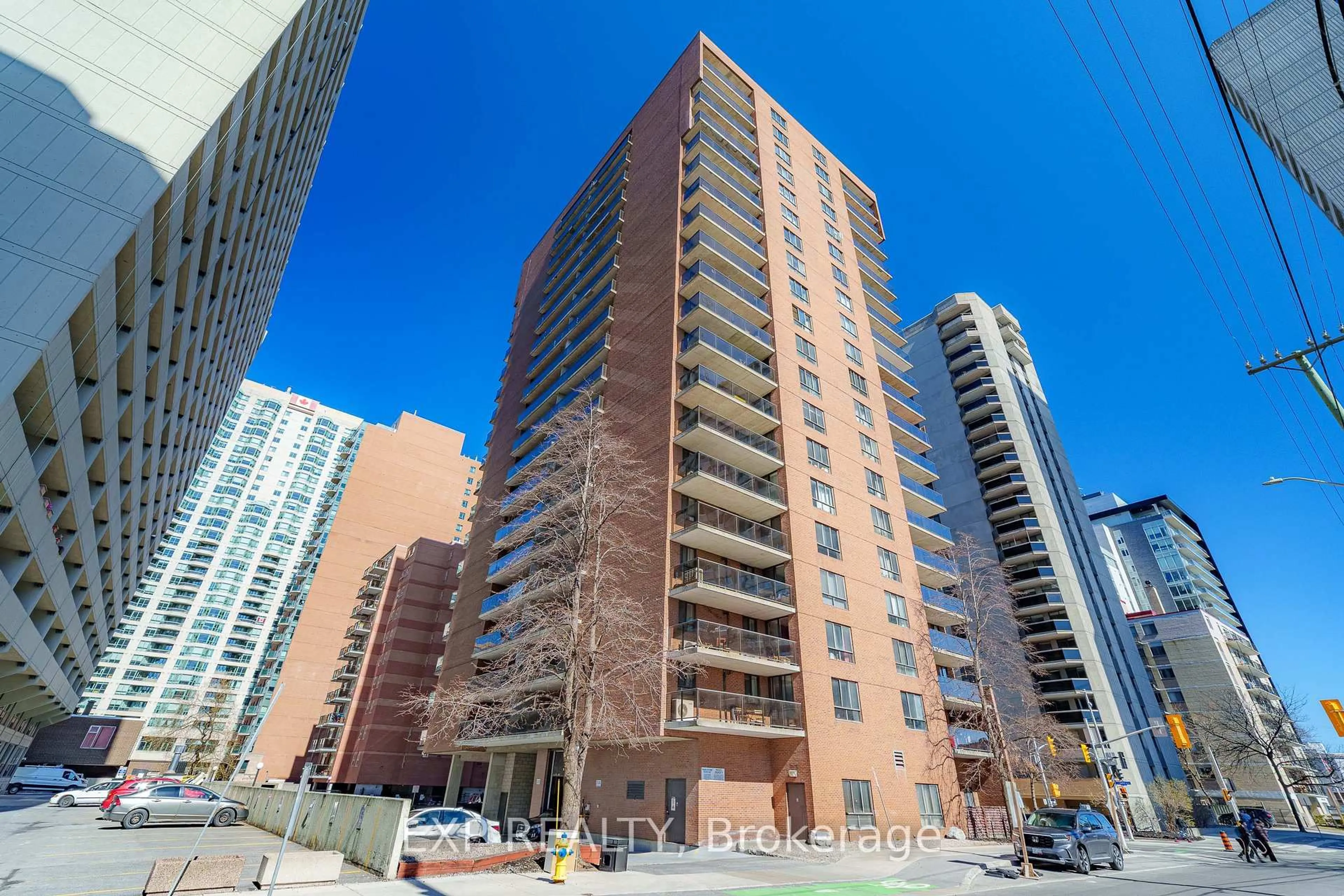 Patio, unknown for 475 Laurier Ave #1002, Ottawa Ontario K1R 7X1