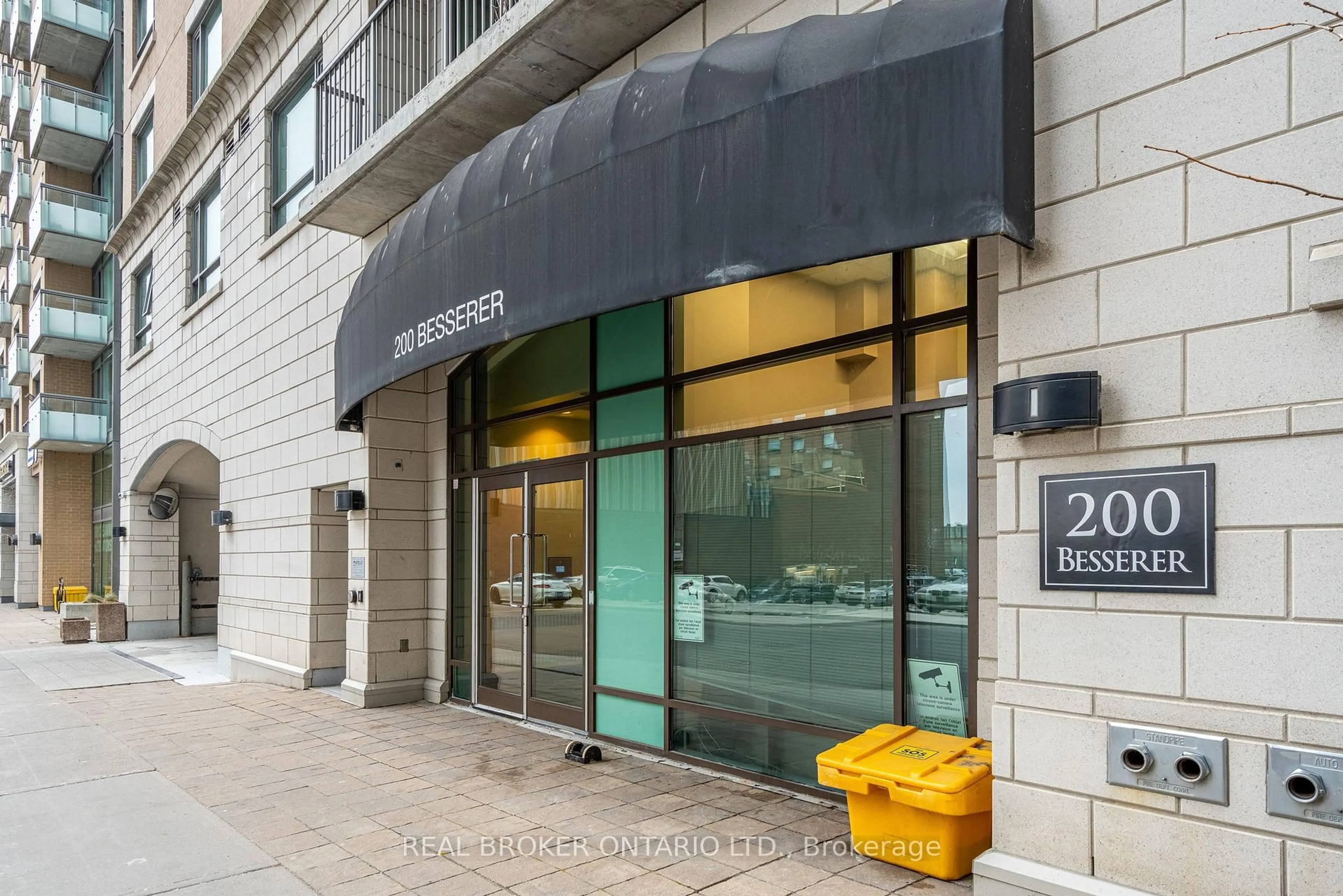 Indoor foyer for 200 Besserer St #308, Ottawa Ontario K1N 0A7