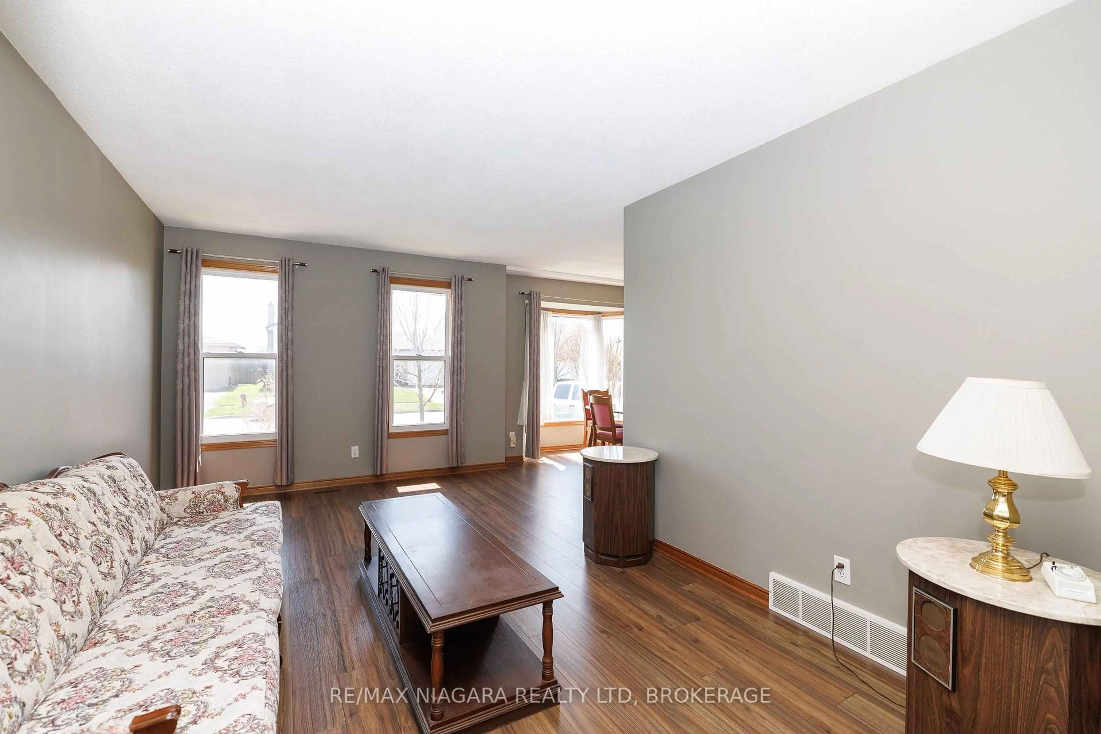 A pic of a room for 7821 Windfield St, Niagara Falls Ontario L2H 2X4