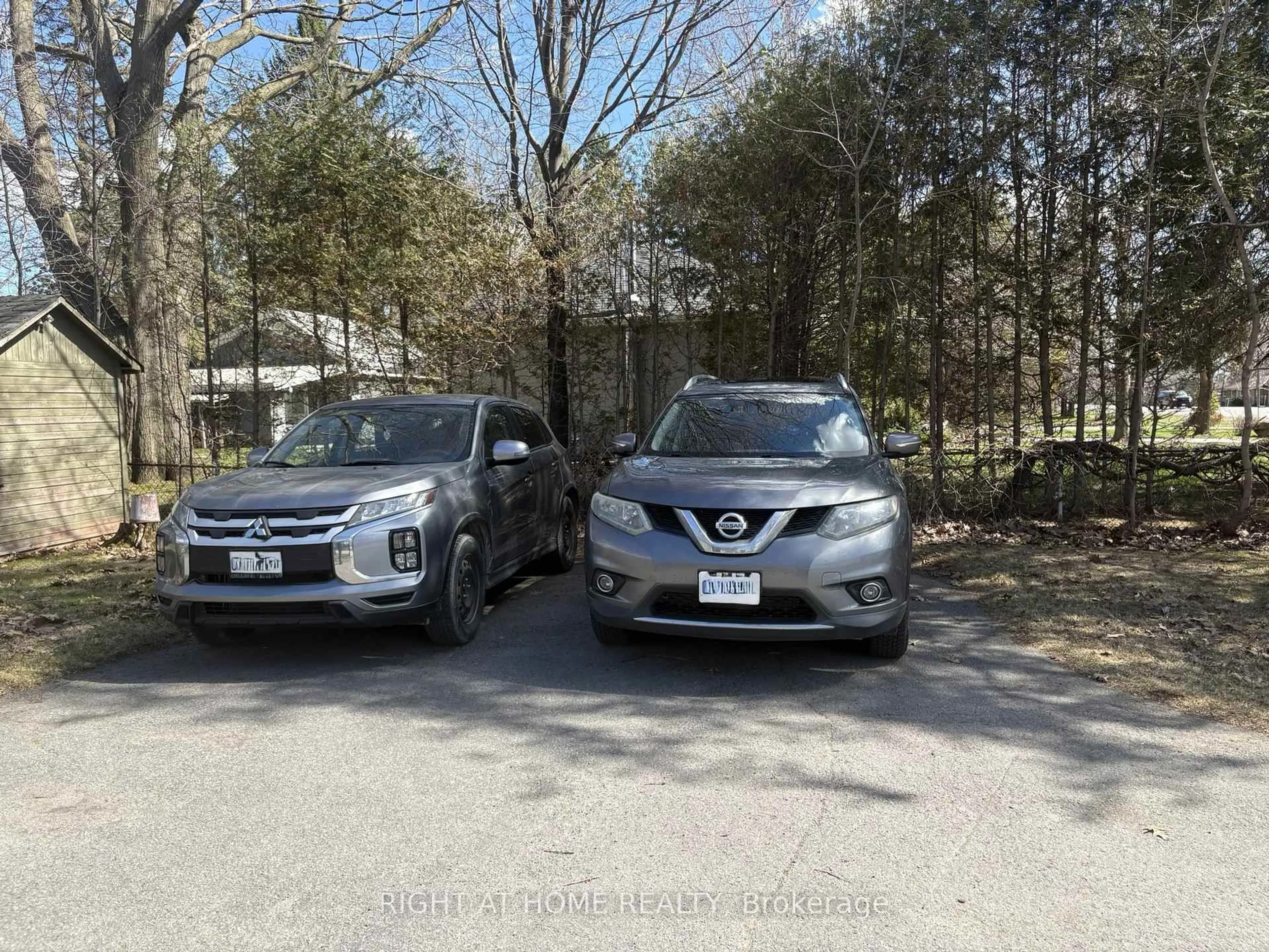 Parking for 793 River Rd, Manotick Ontario K4M 0T9