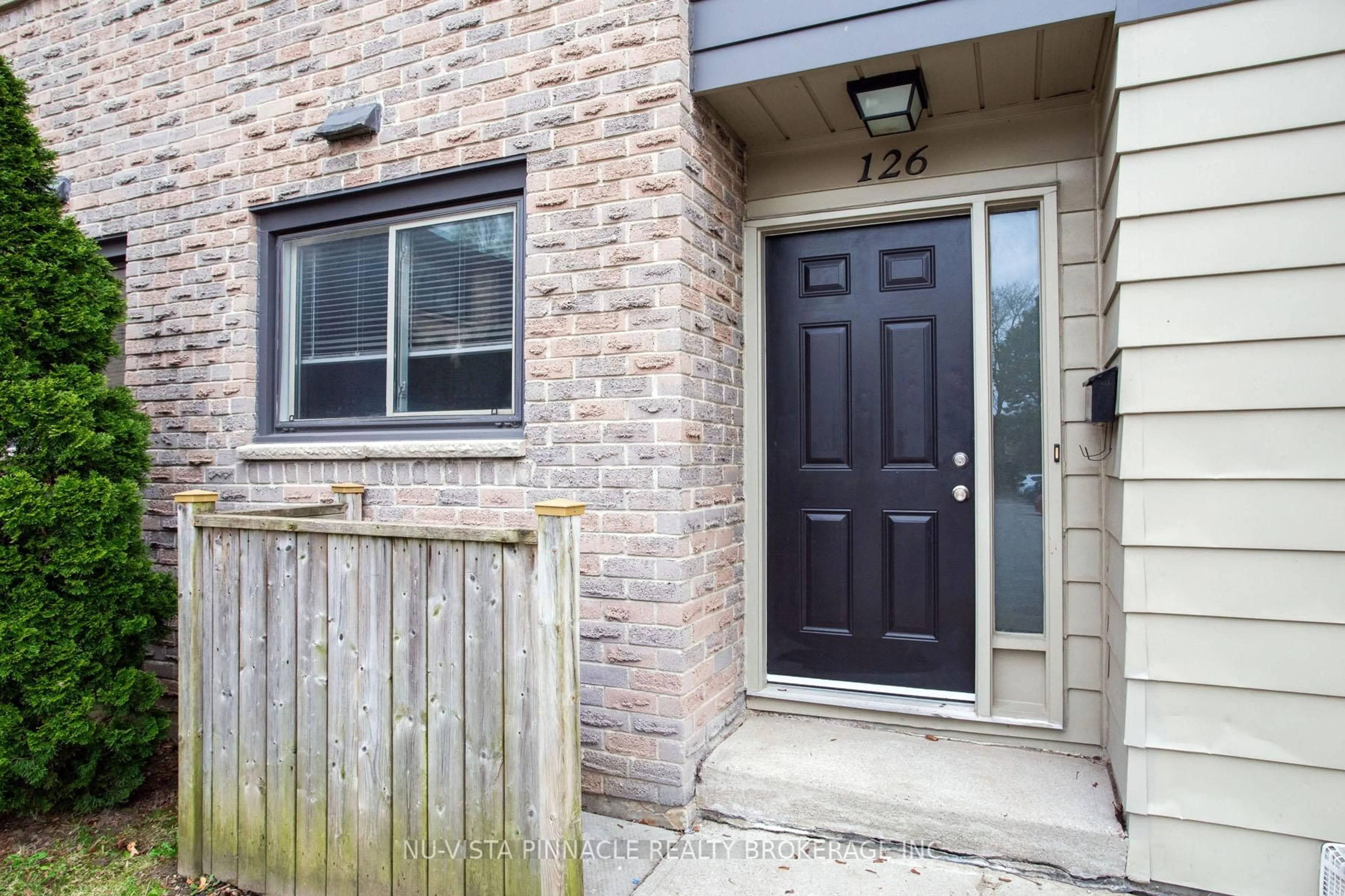 Indoor entryway for 40 Summit Ave #126, London North Ontario N6H 4S3