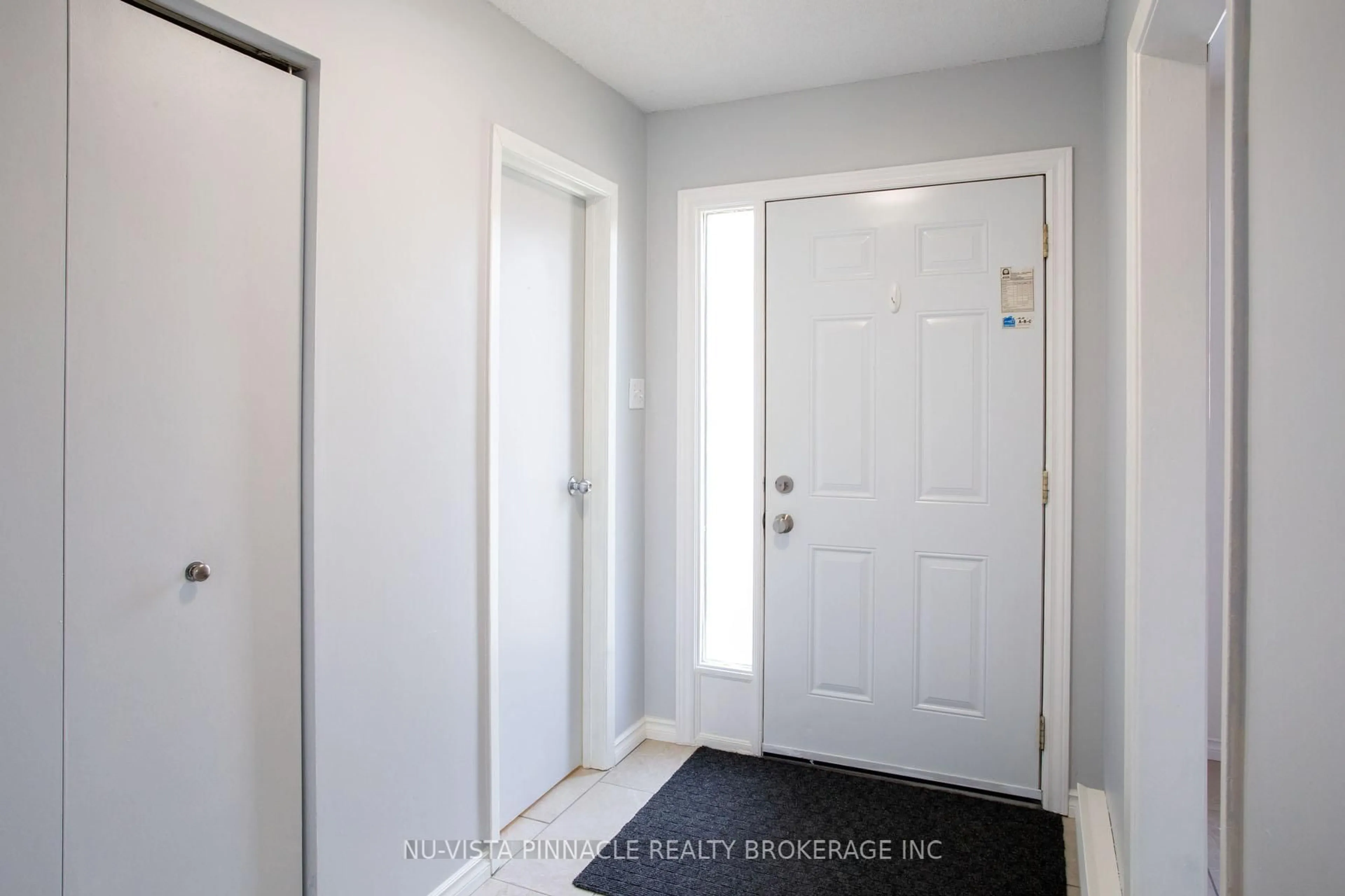 Indoor entryway for 40 Summit Ave #126, London North Ontario N6H 4S3