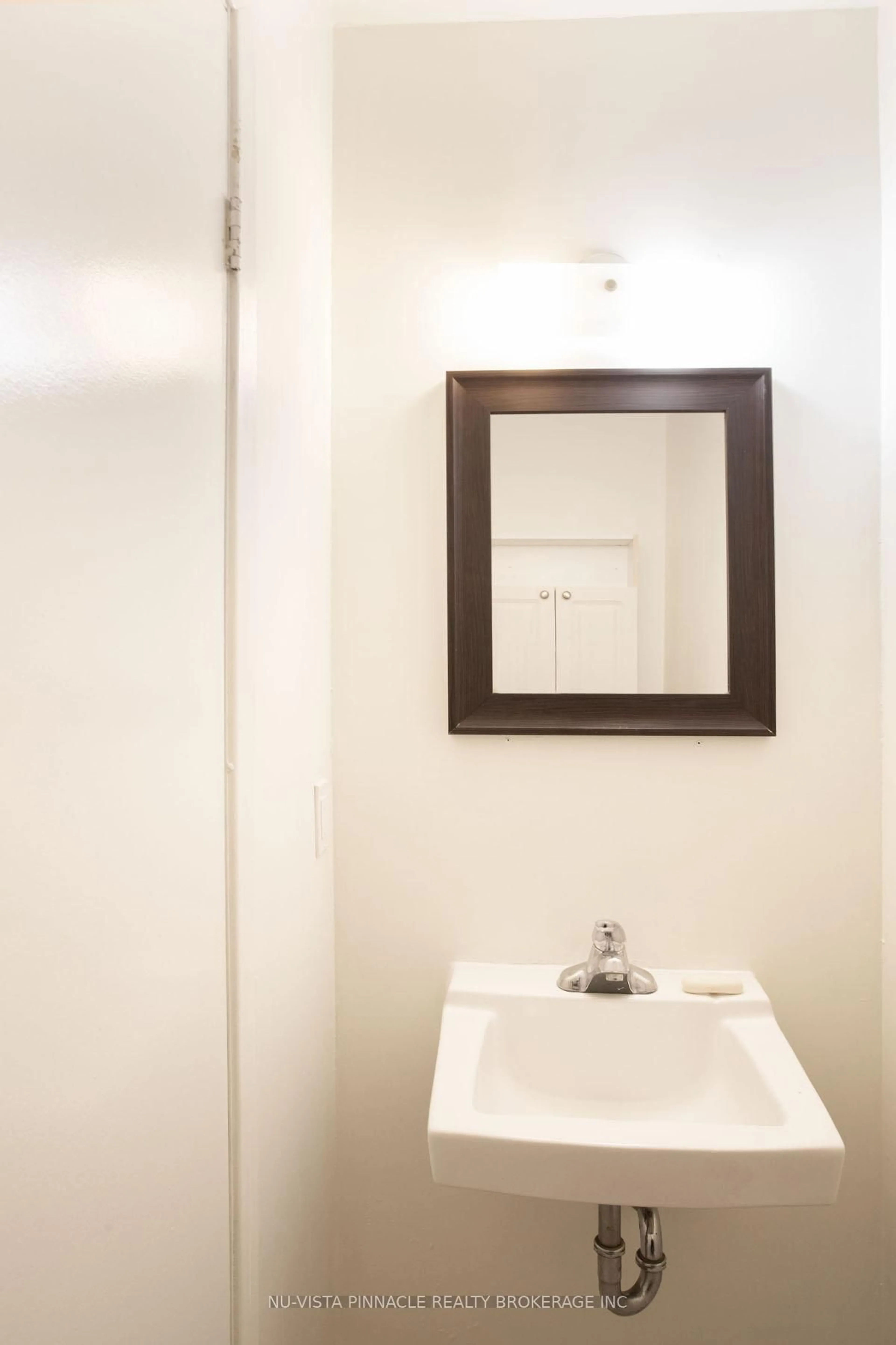 Standard bathroom, floor is not visible for 40 Summit Ave #126, London North Ontario N6H 4S3