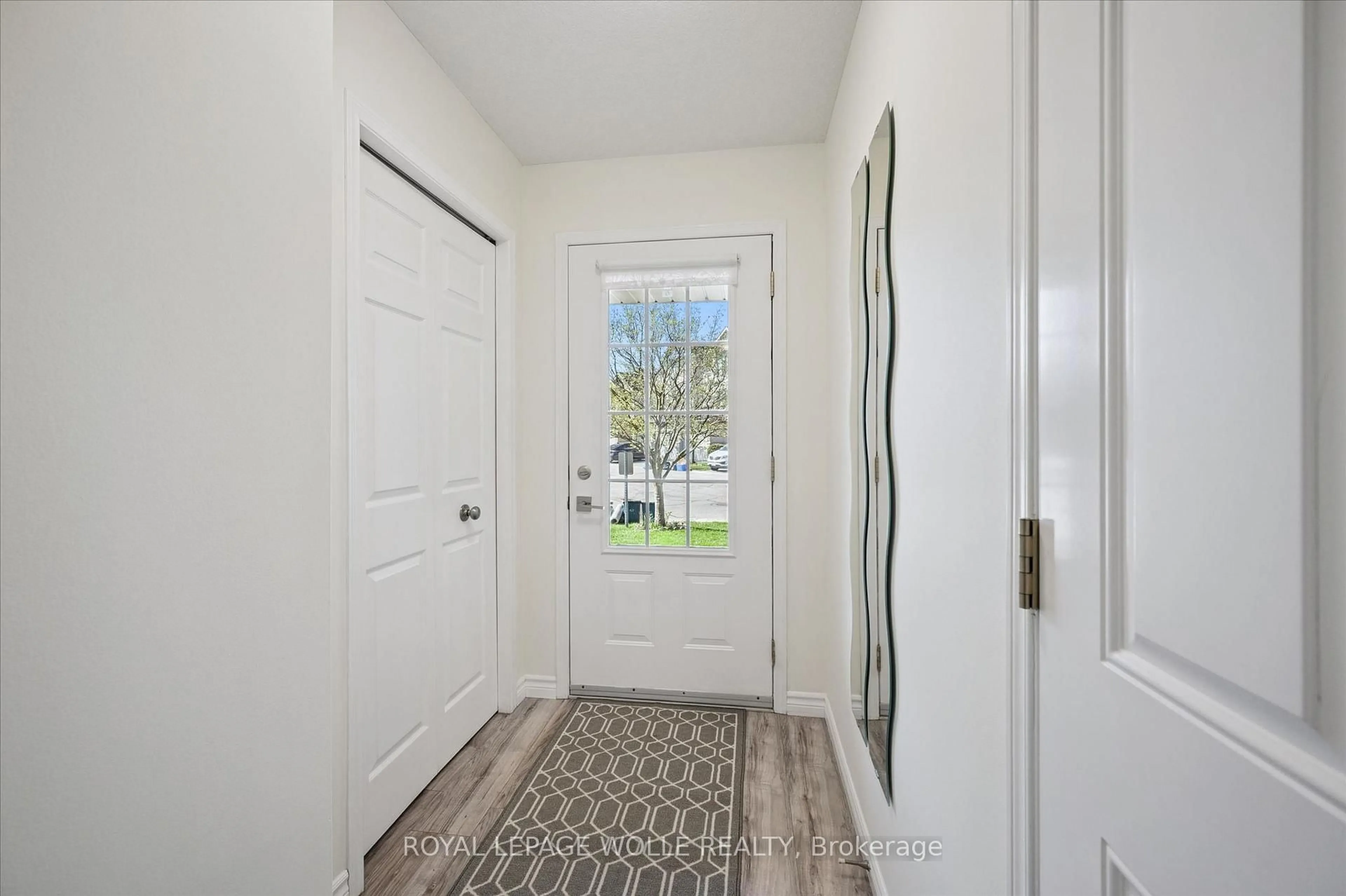 Indoor entryway for 85 Bankside Dr #K61, Kitchener Ontario N2N 3M4