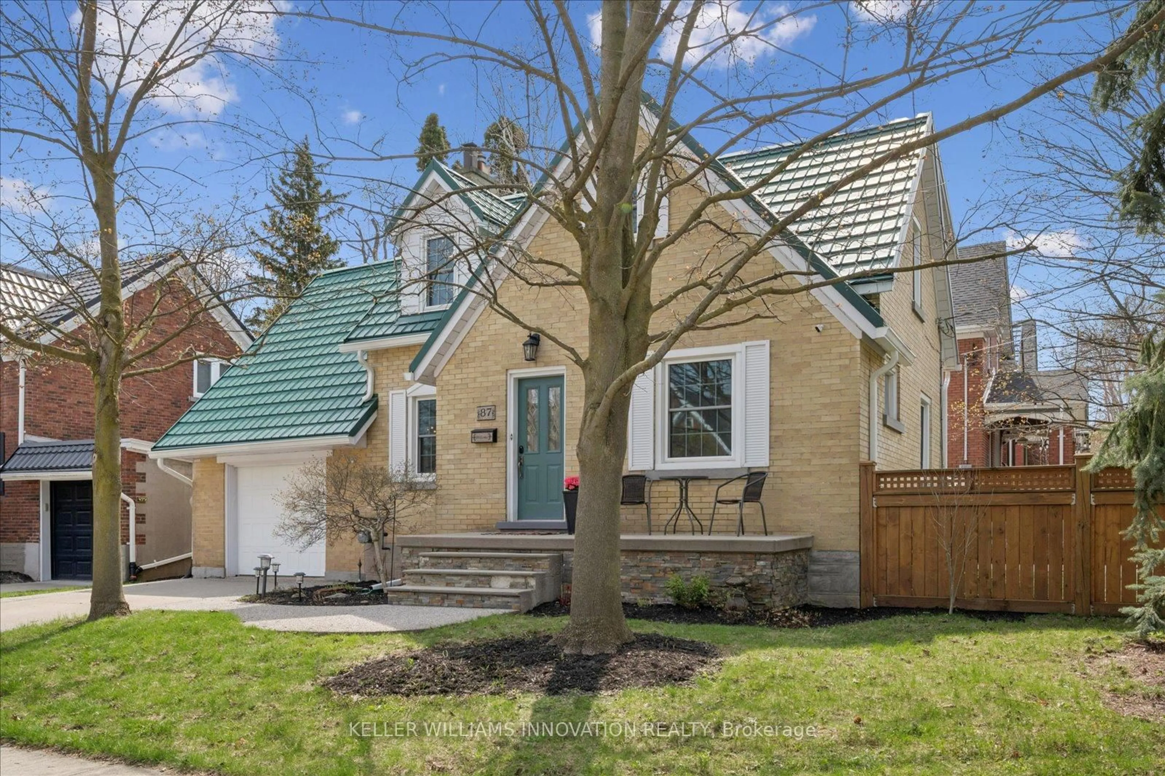 Home with vinyl exterior material, street for 87 Lydia St, Kitchener Ontario N2H 1V6