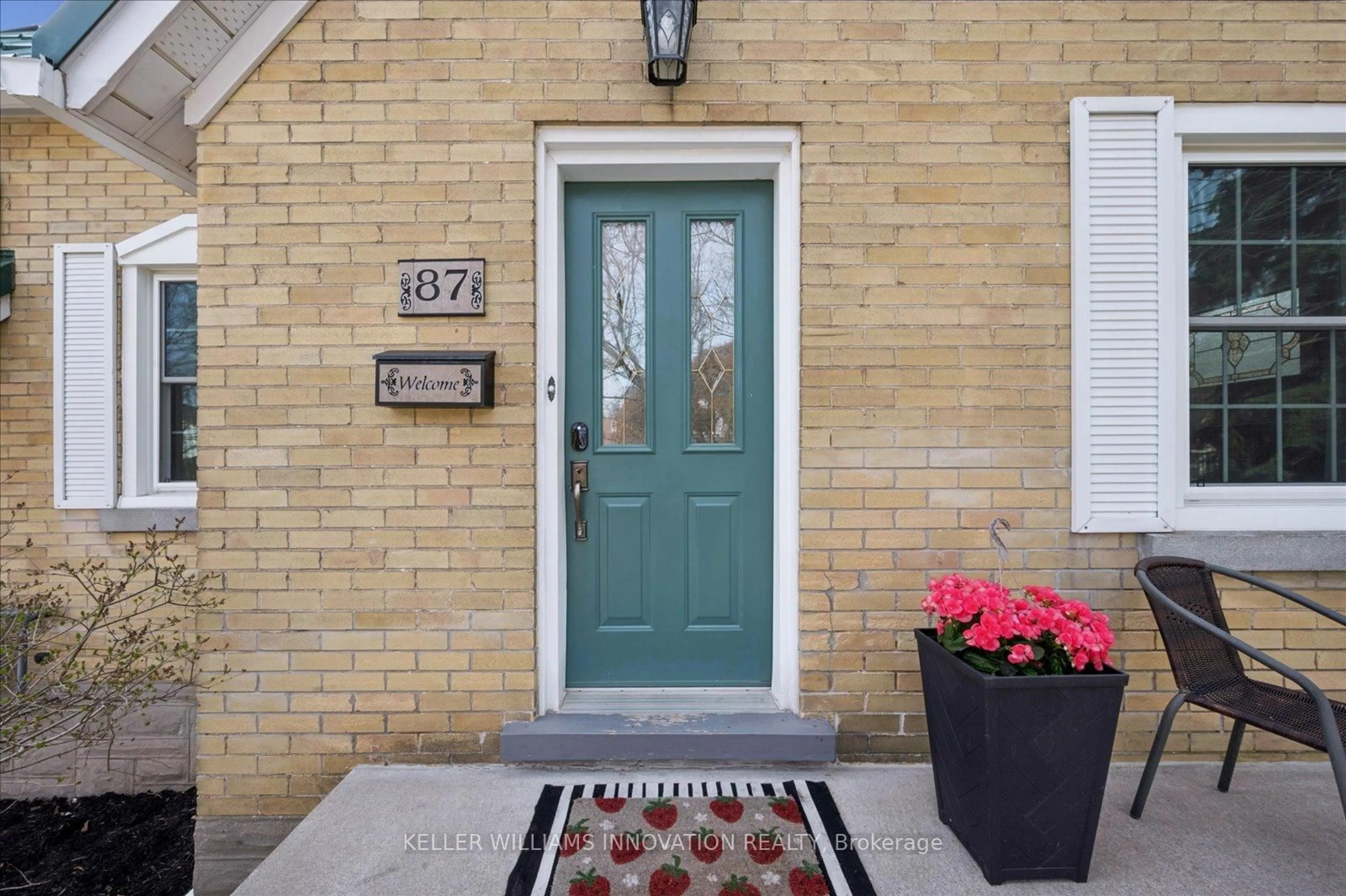 Indoor entryway for 87 Lydia St, Kitchener Ontario N2H 1V6