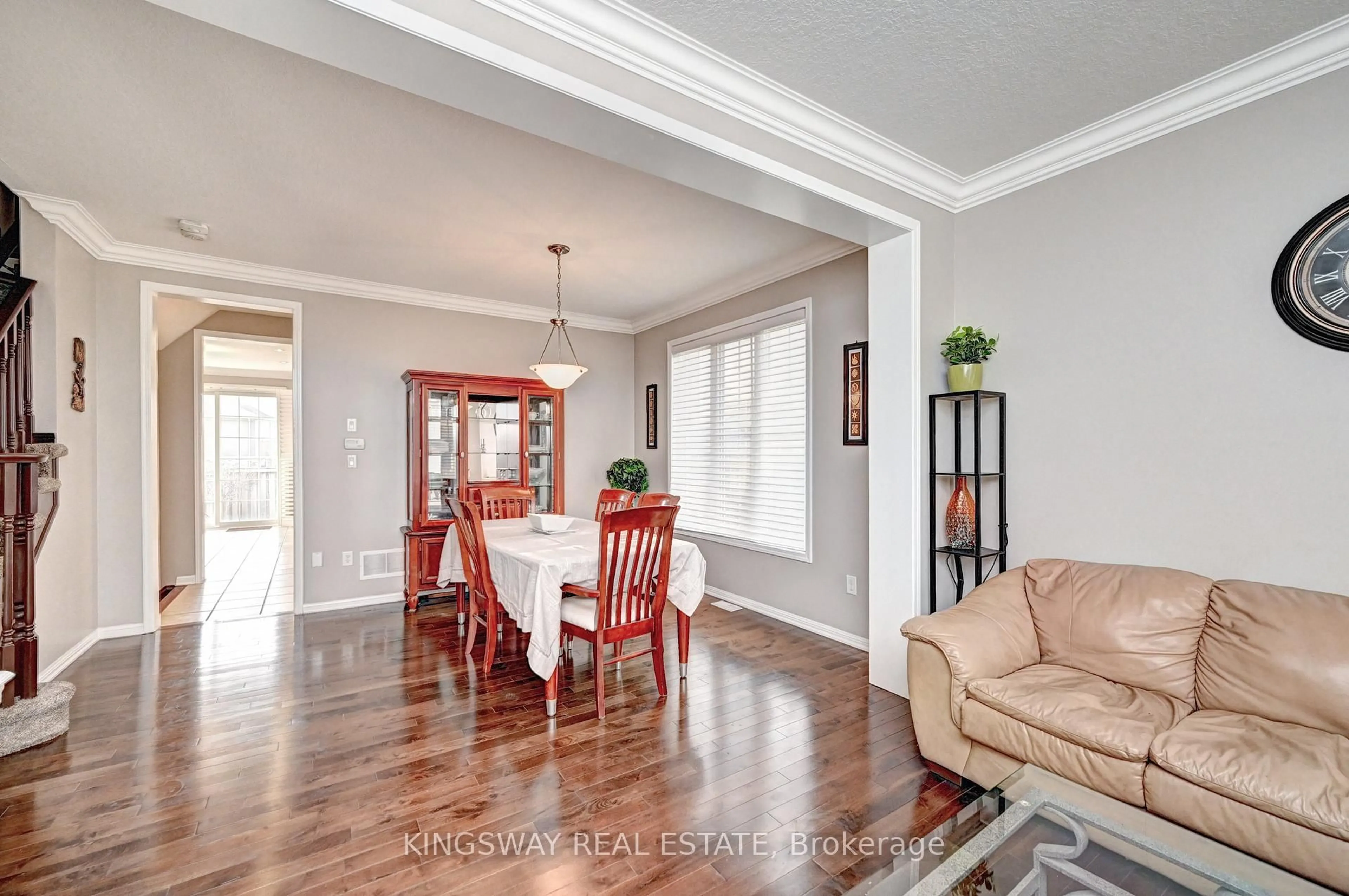 Dining room, wood/laminate floor for 48 OSGOODE St, Cambridge Ontario N3C 0E8