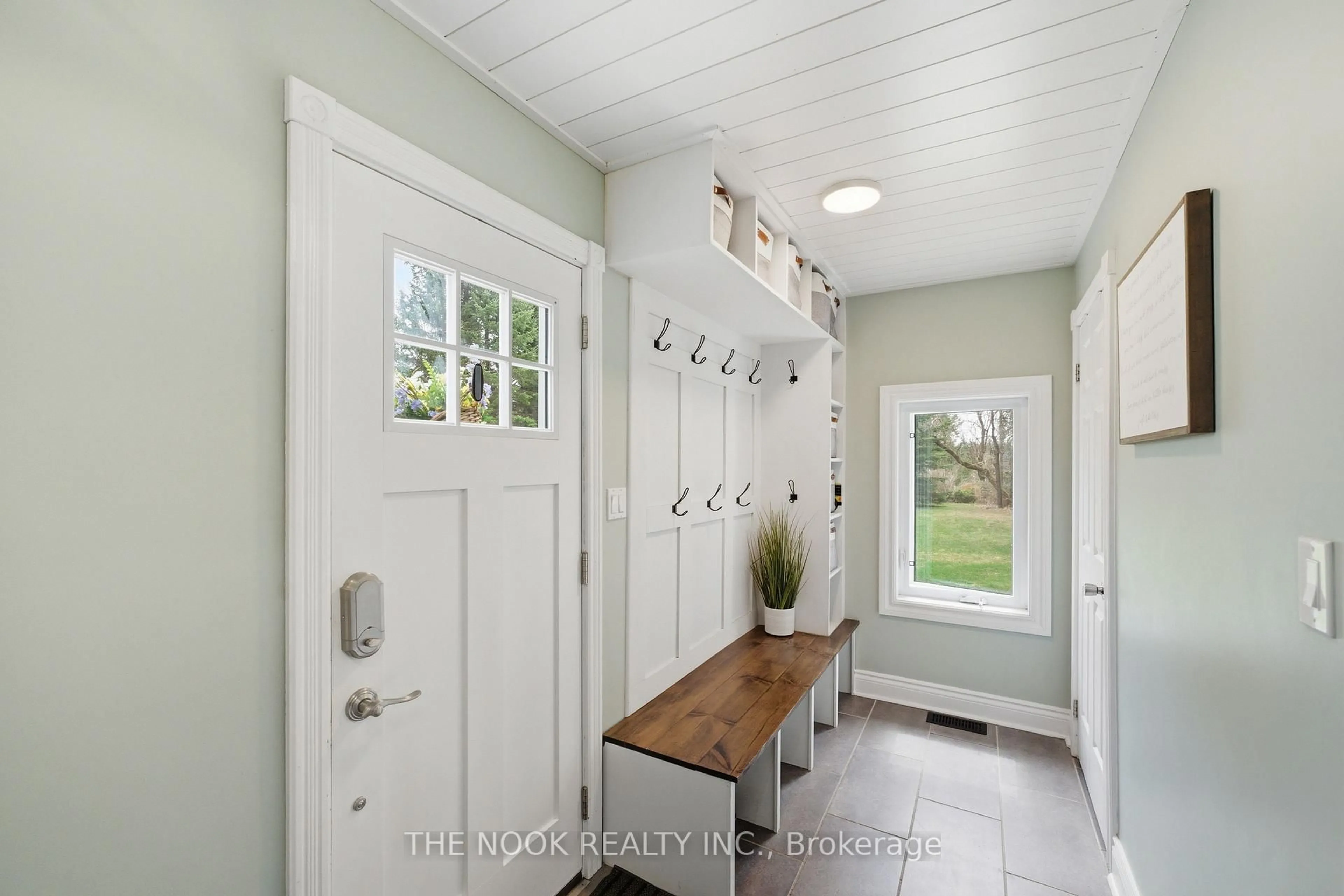 Indoor entryway for 279 Solanum Way, Kawartha Lakes Ontario L0A 1K0